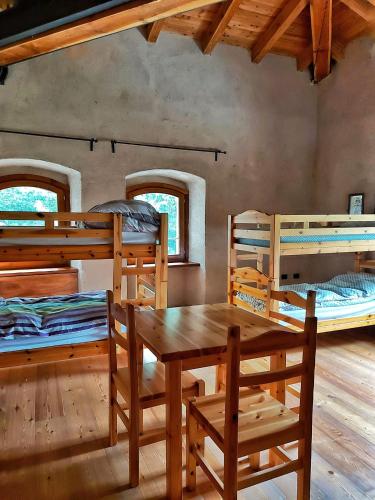 6-Bed Mixed Dormitory Room