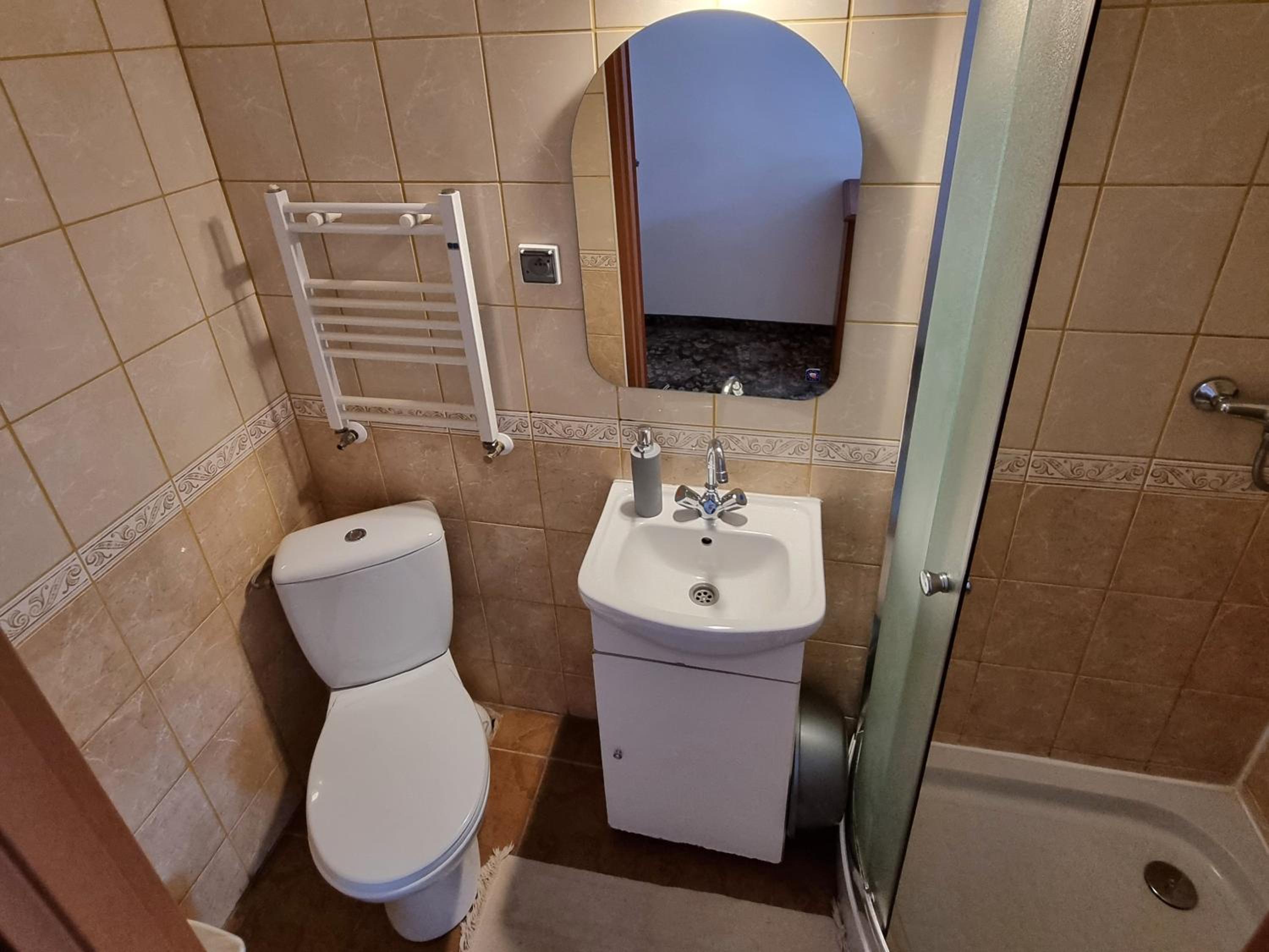 Double Room with Balcony - Photo 8