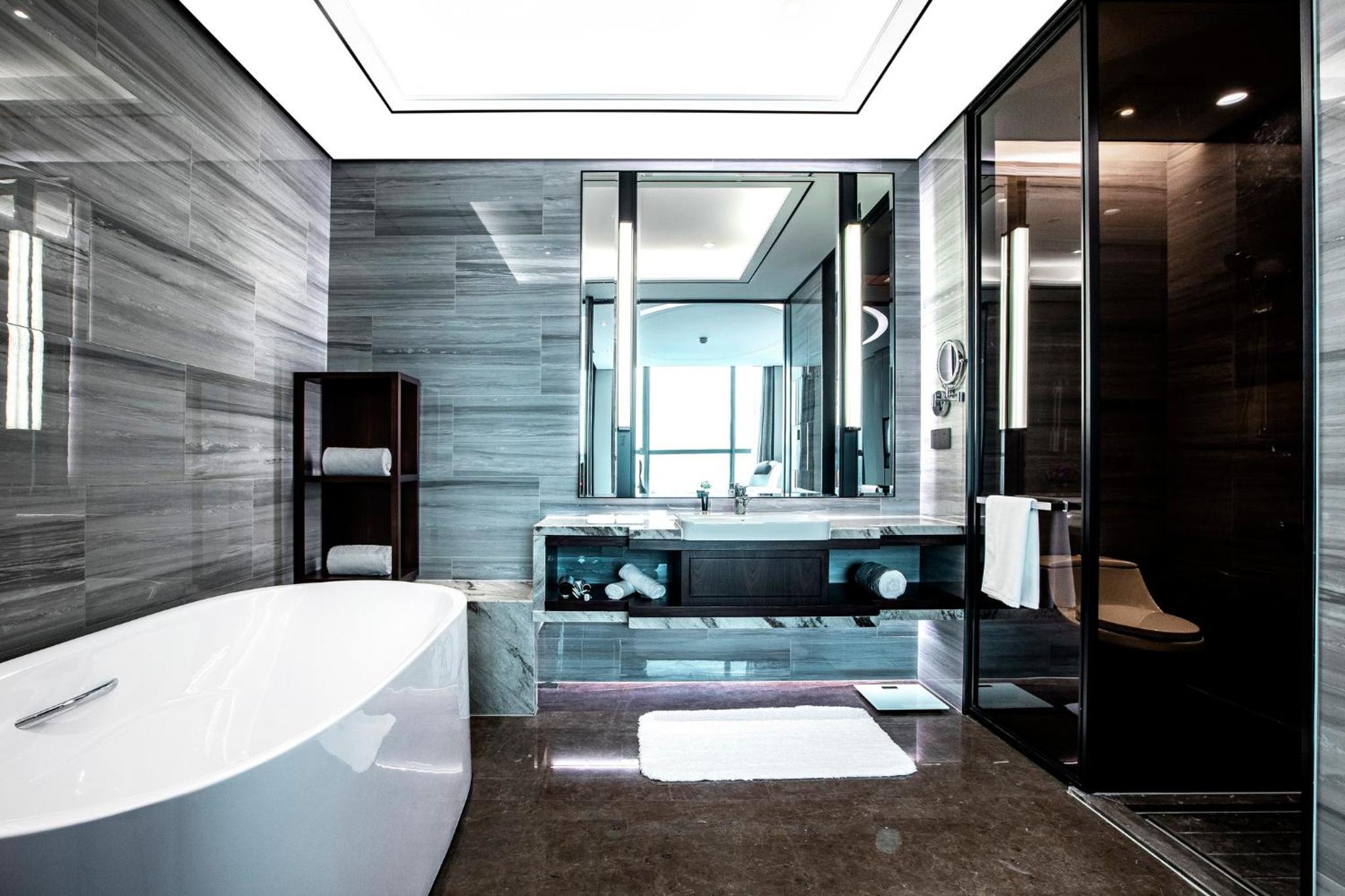 One-Bedroom Suite - Photo 10