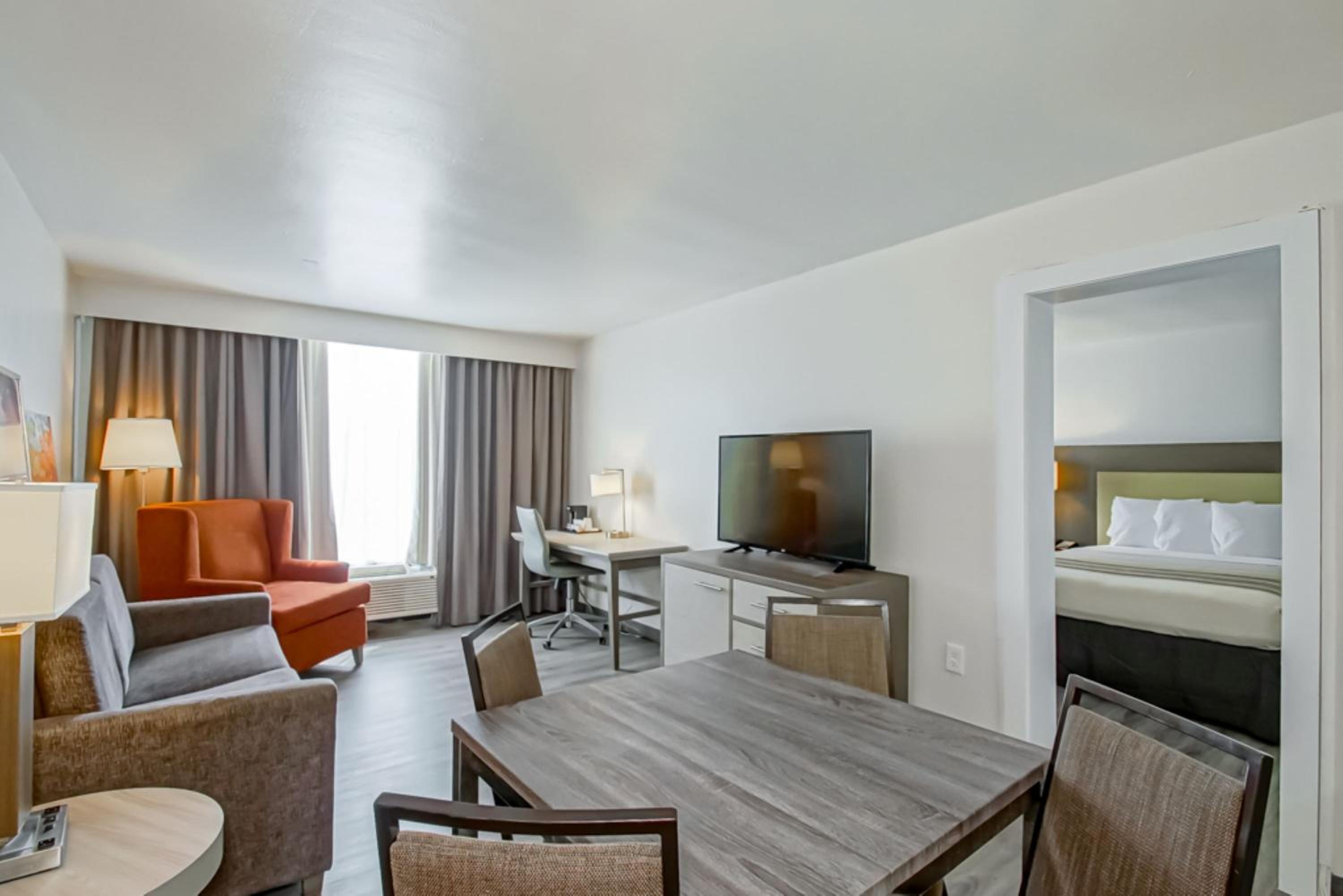 One-Bedroom Suite with Two Queen Beds - Non-Smoking photo 3