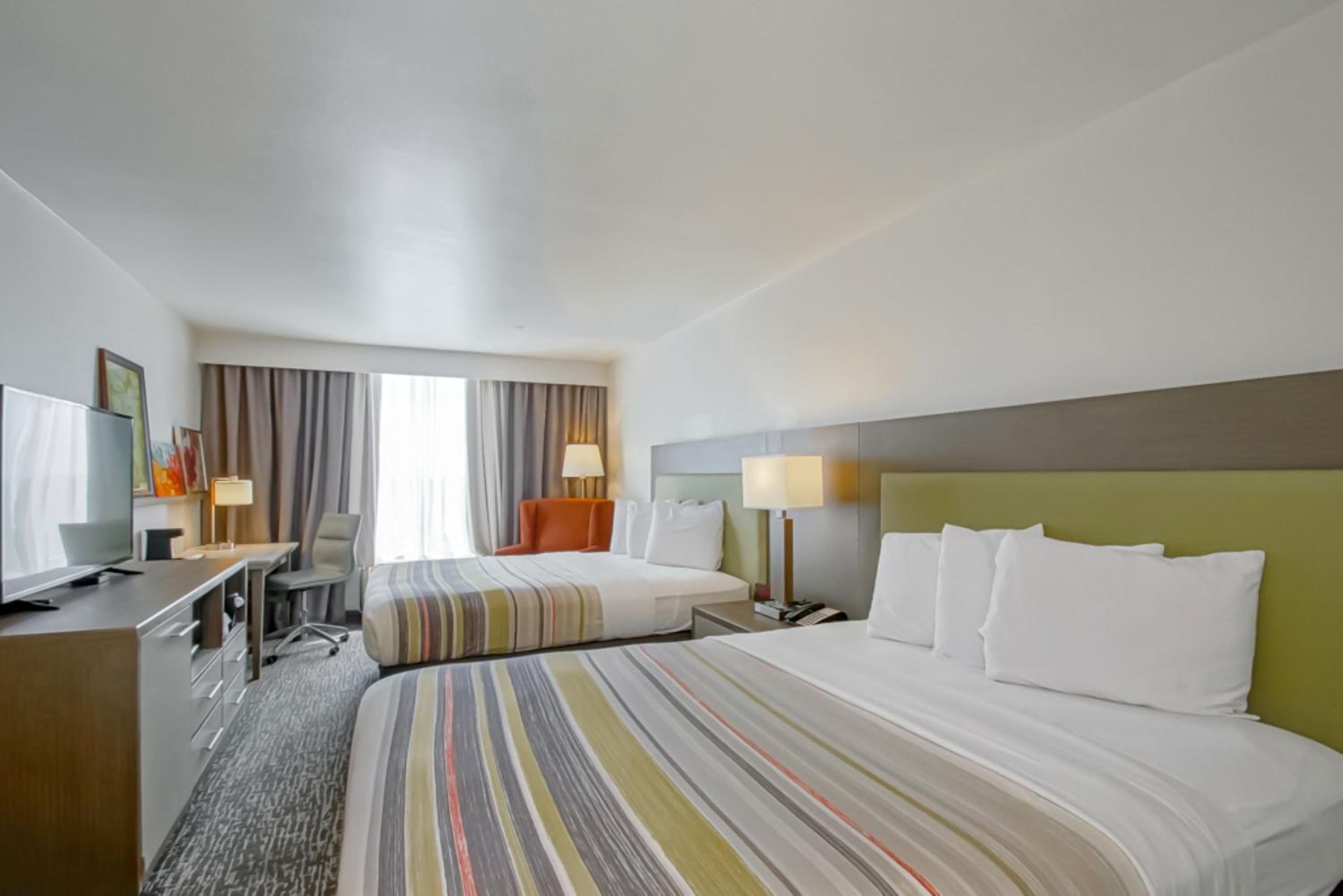 One-Bedroom Suite with Two Queen Beds - Non-Smoking photo 1