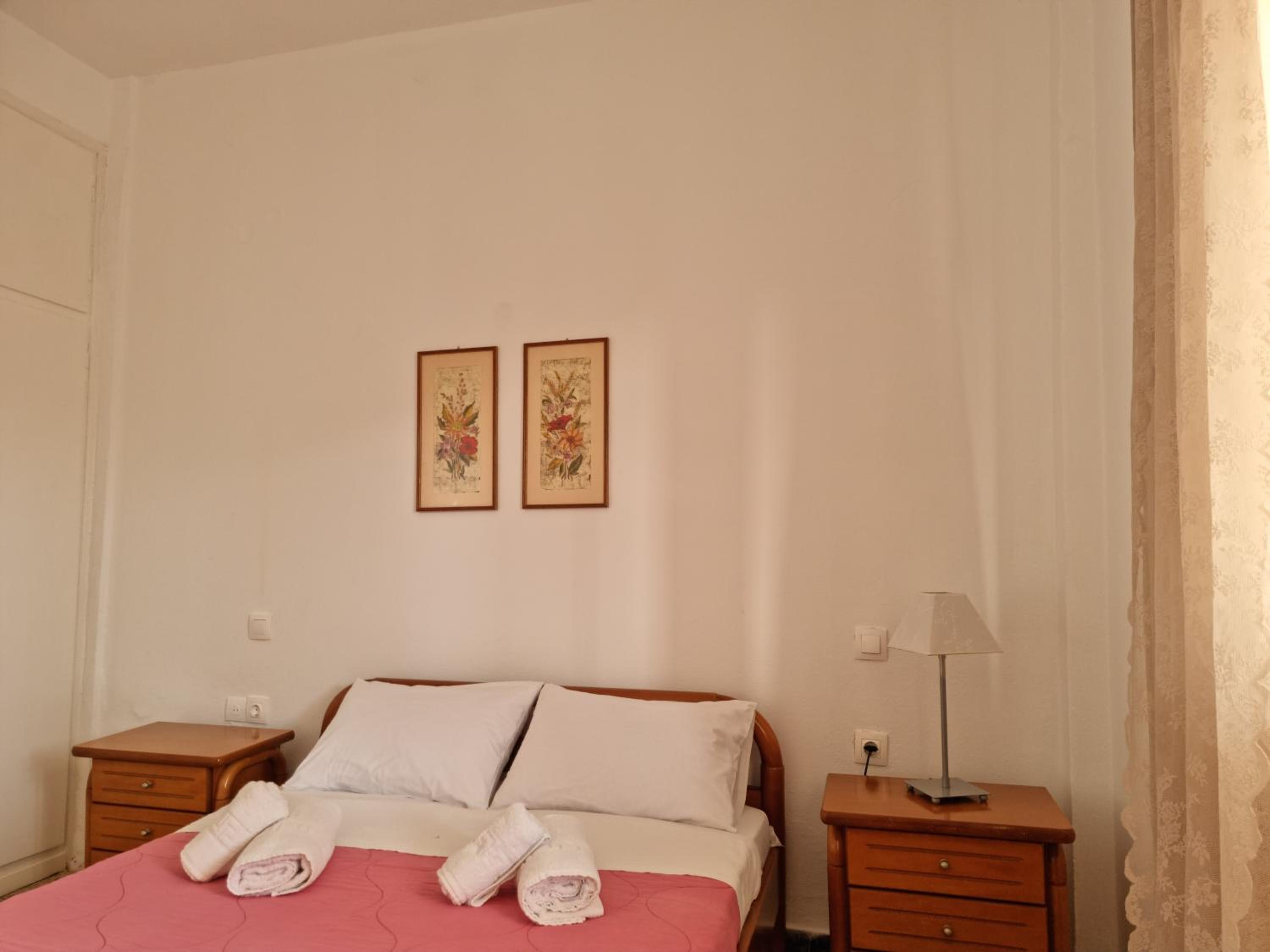 One-Bedroom House photo 1