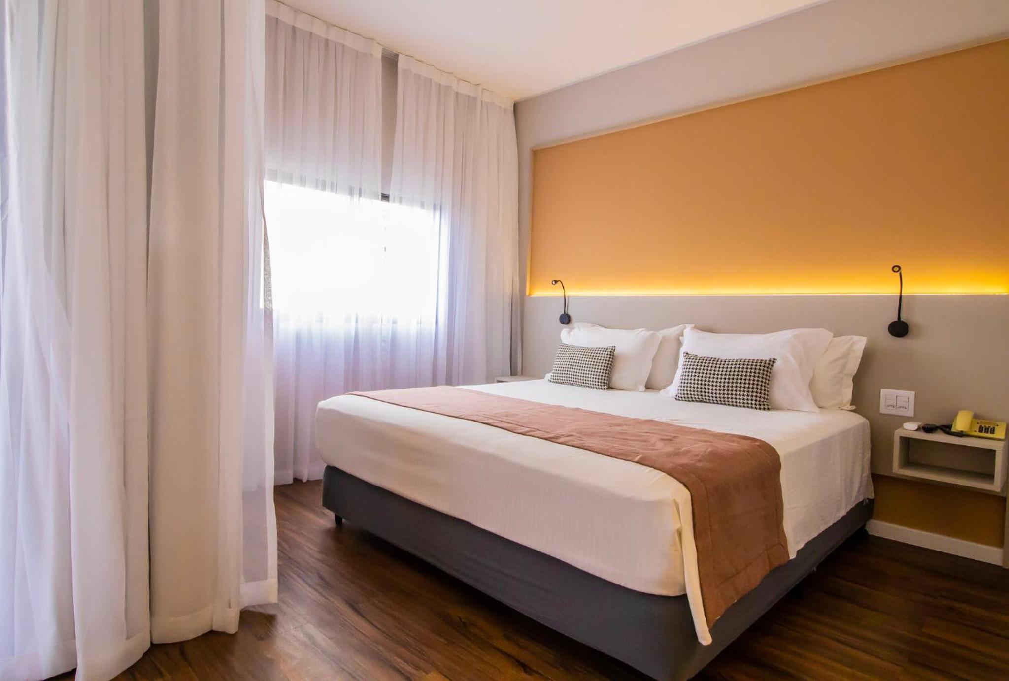 Executive Suite - Photo 7