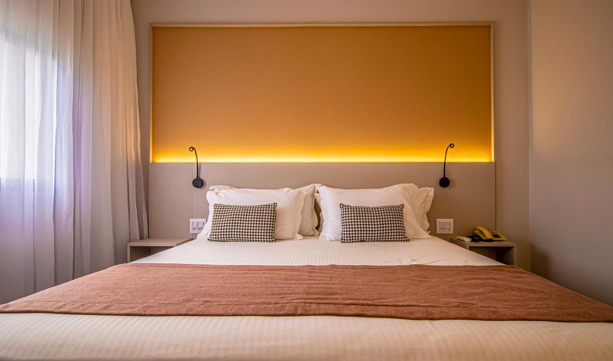 Executive Suite - Photo 8