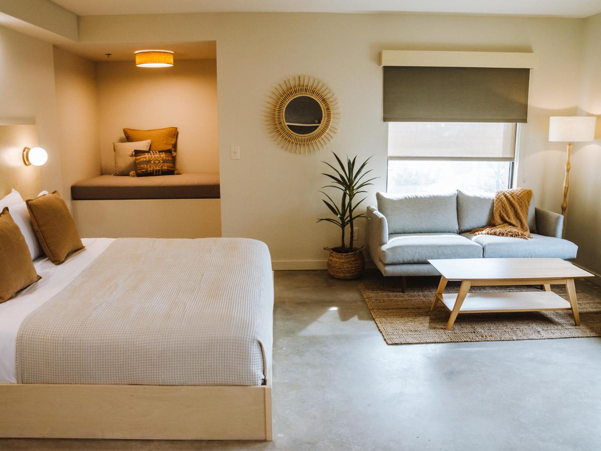 Deluxe Single Room