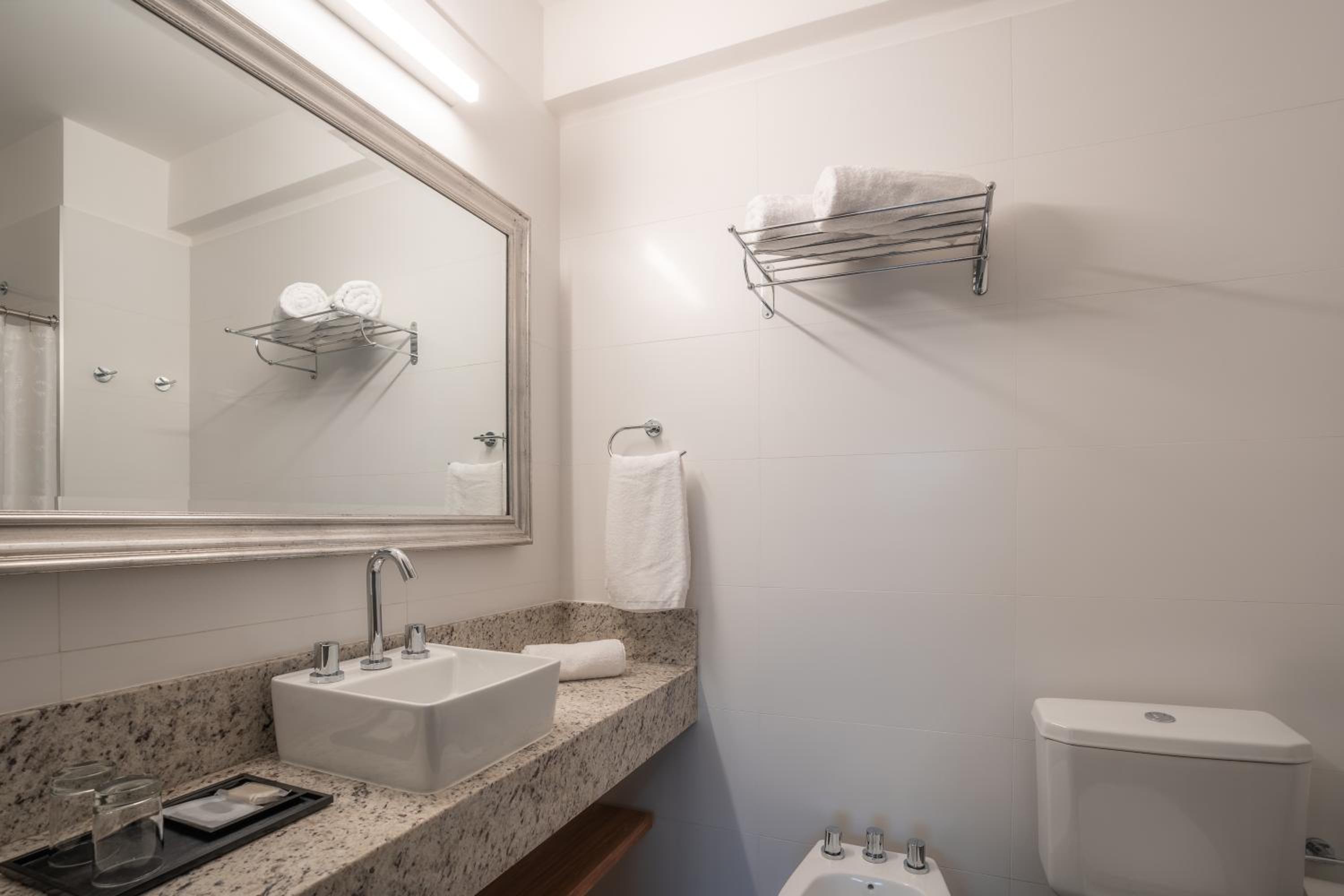 One-Bedroom Suite photo 3