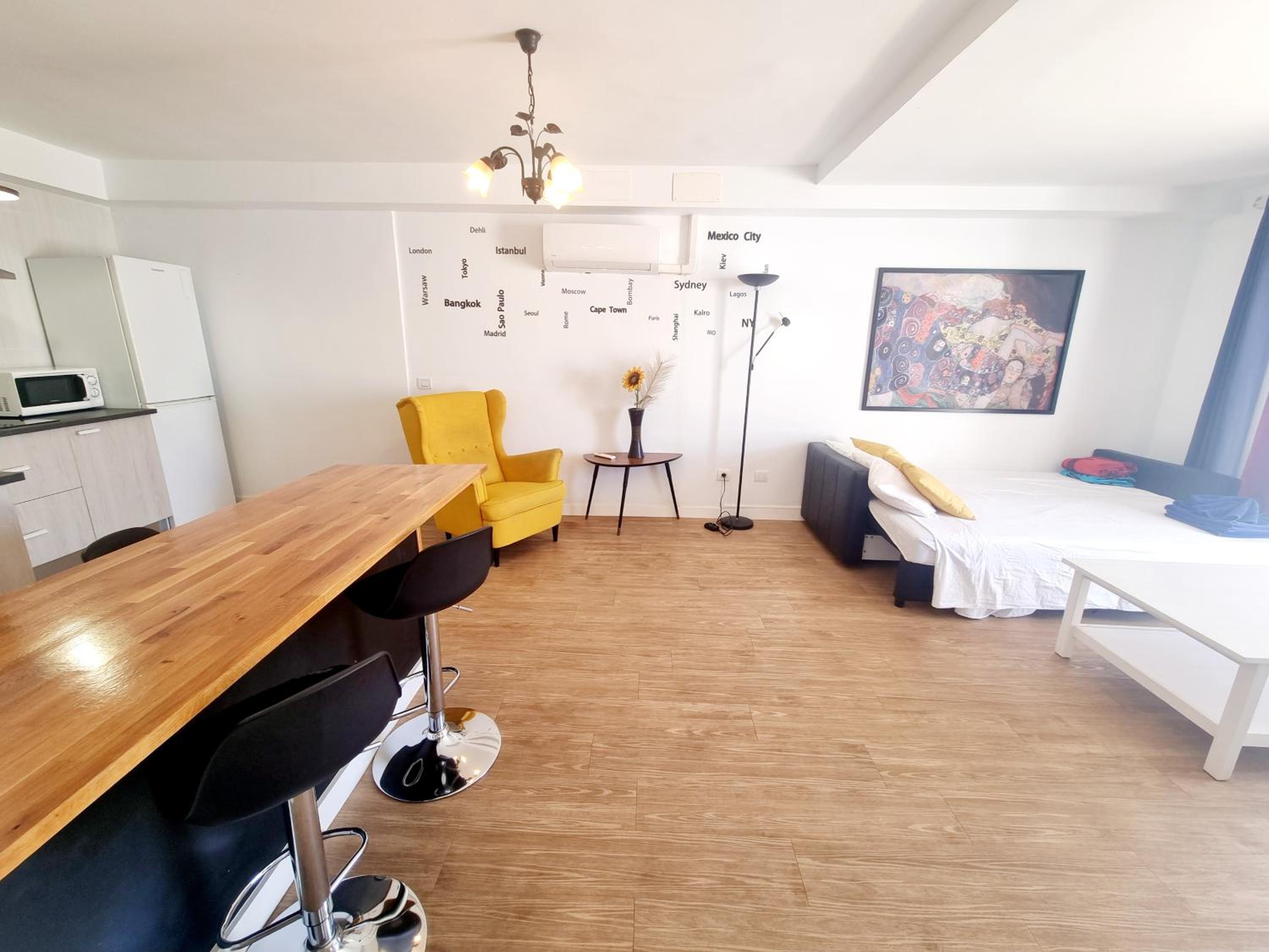 One-Bedroom Apartment photo 2