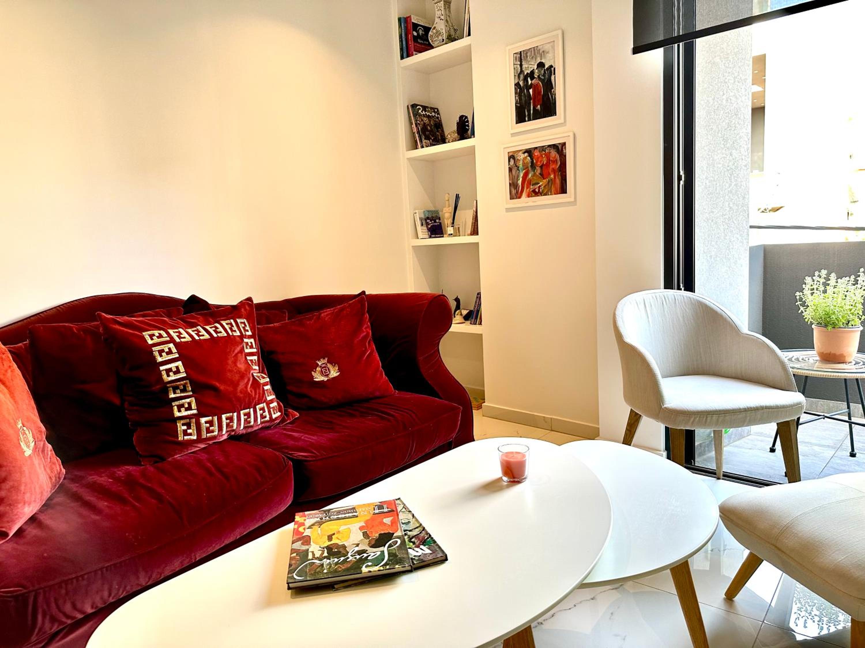 One-Bedroom Apartment photo 2