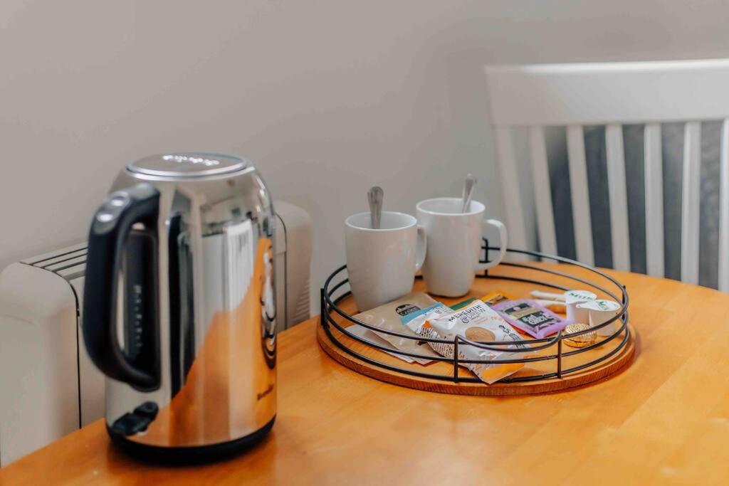 One-Bedroom Apartment photo 3
