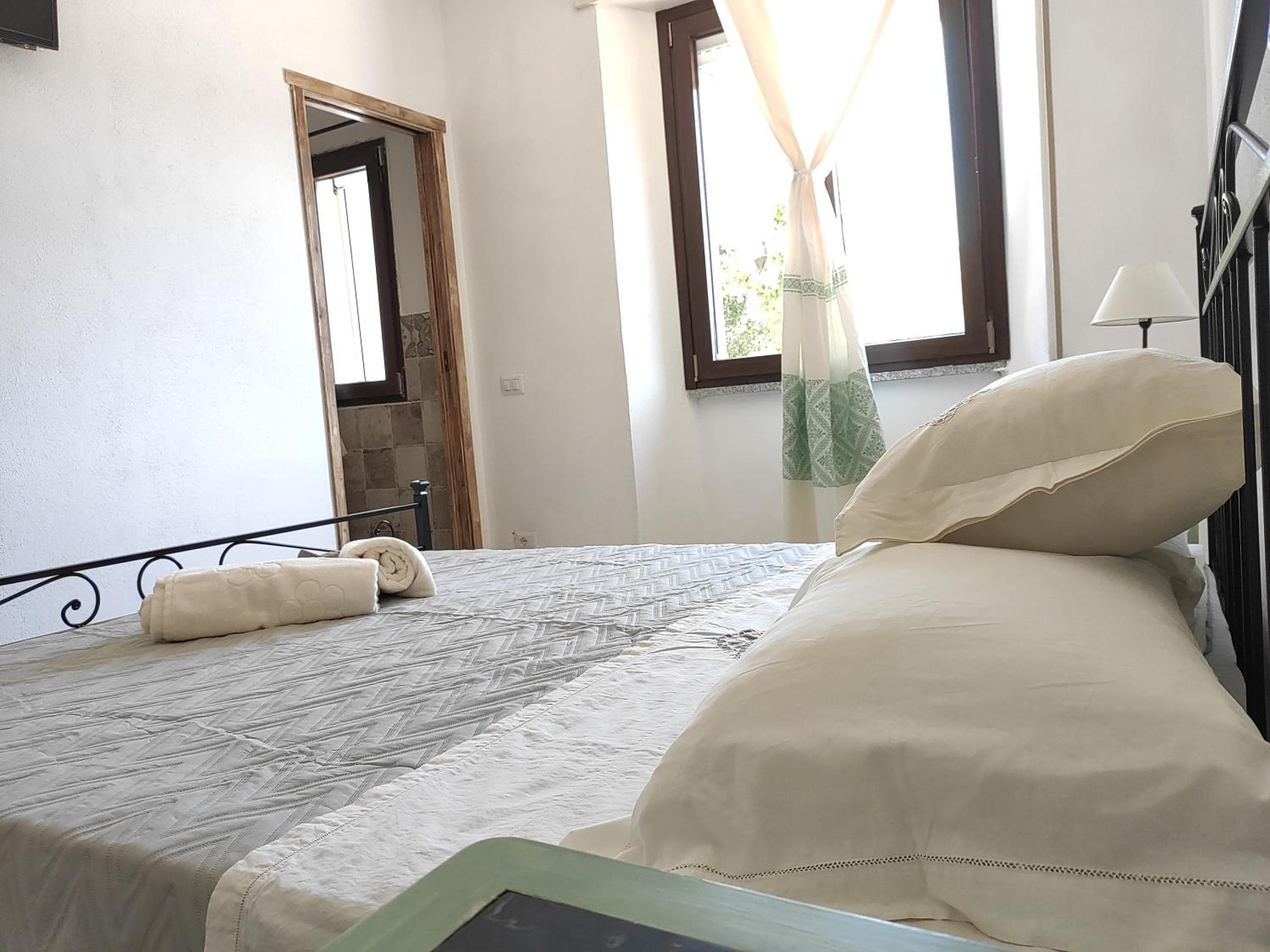 Double Room with Private Bathroom photo 1
