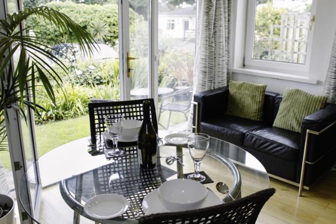 One-Bedroom Apartment with Garden View photo 2