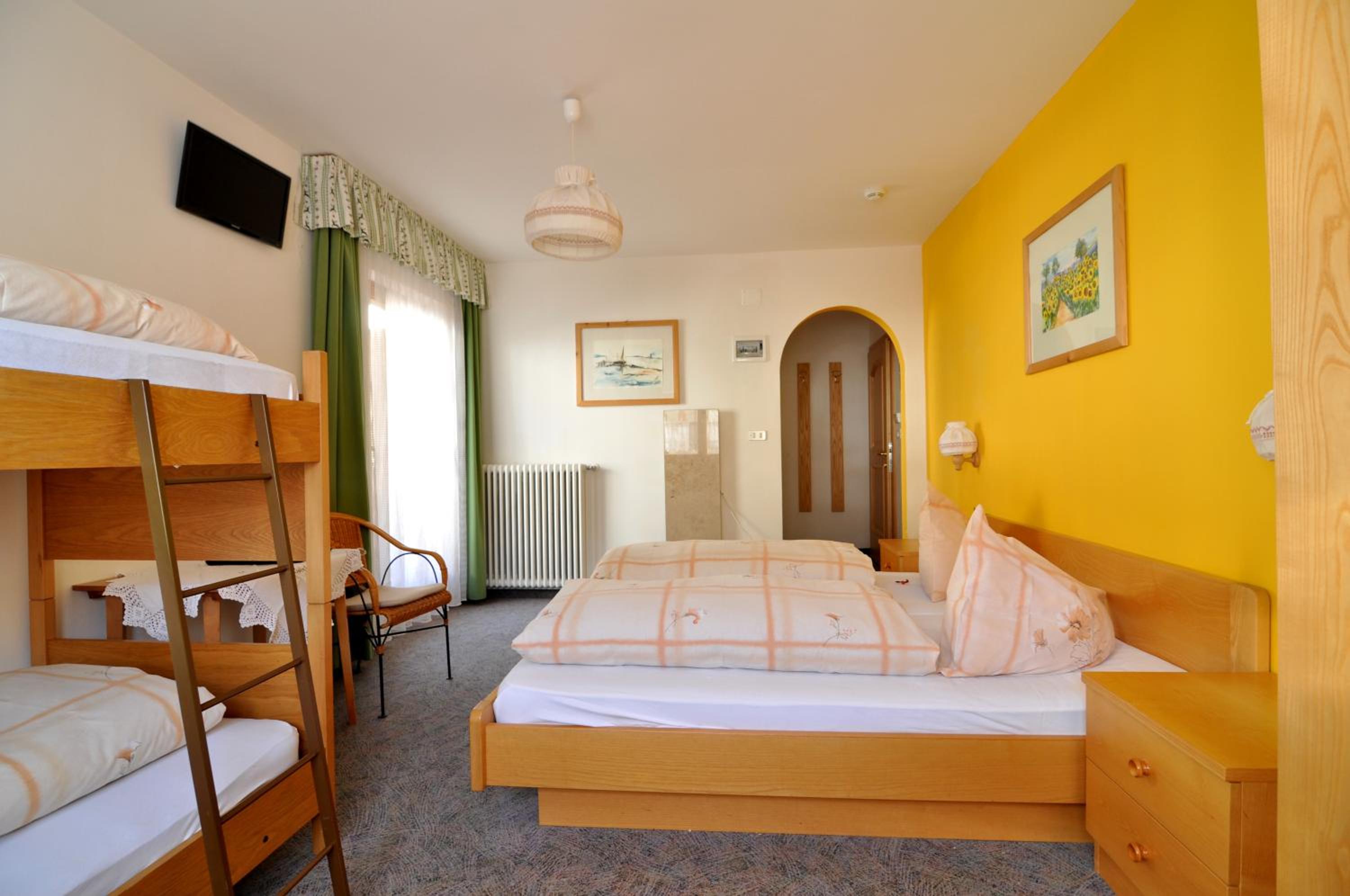Quadruple Room photo 2