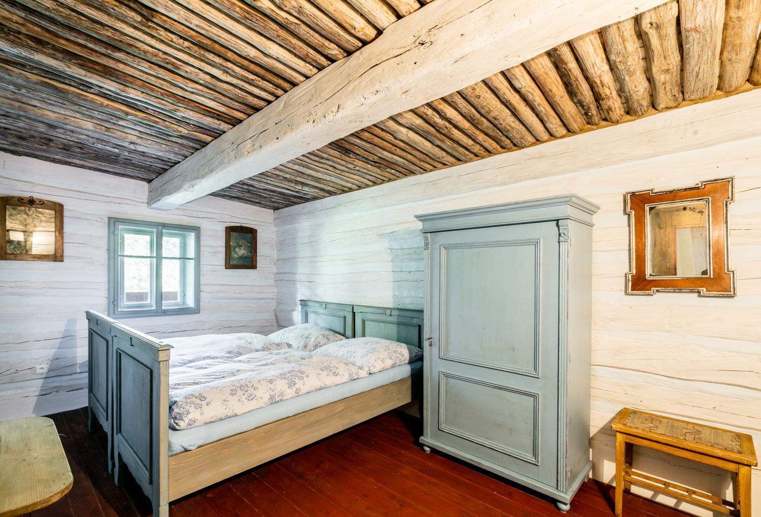 Three-Bedroom House photo 2