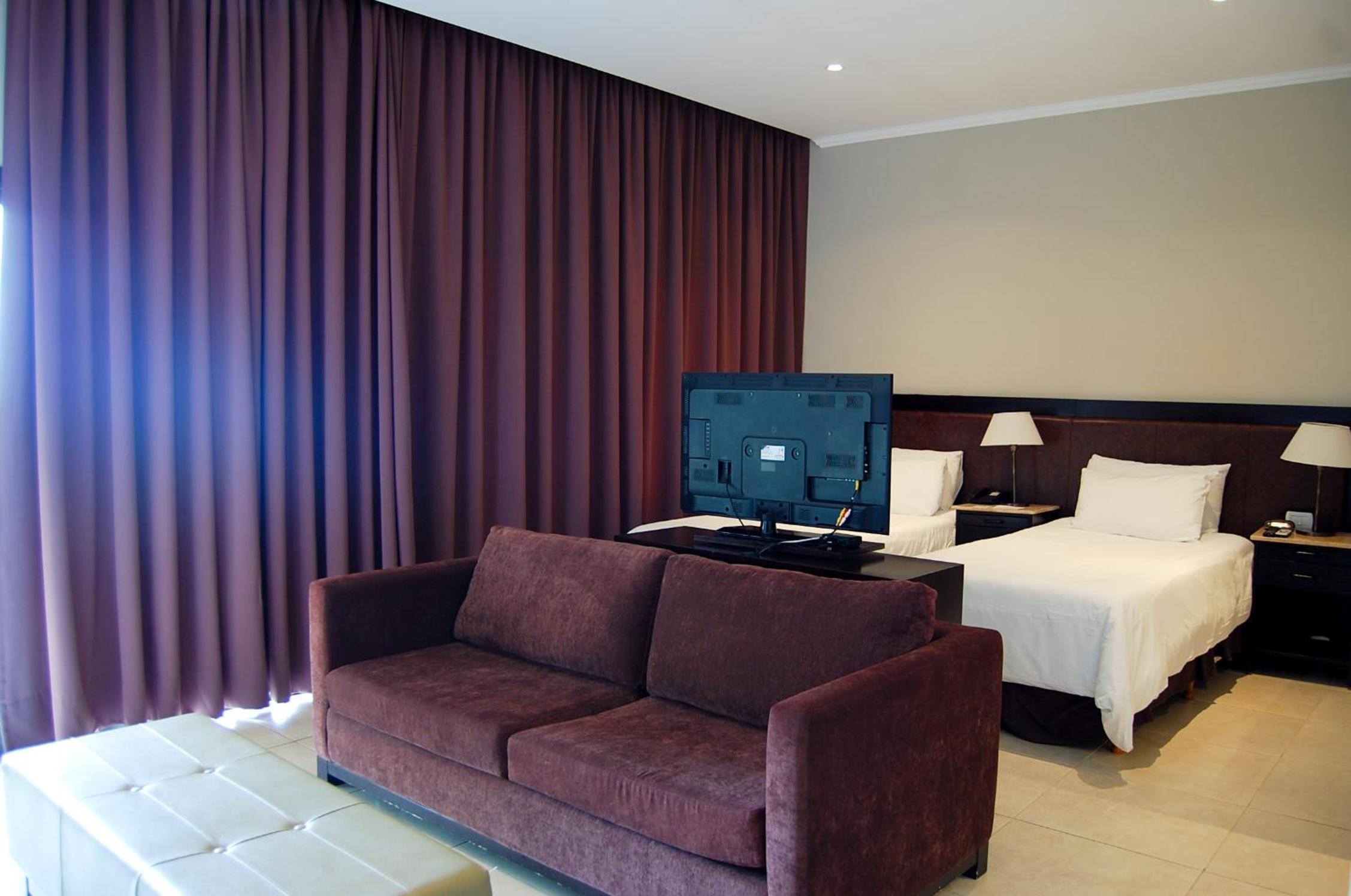 Grand Twin Balcony, Guest Room with Mountain View