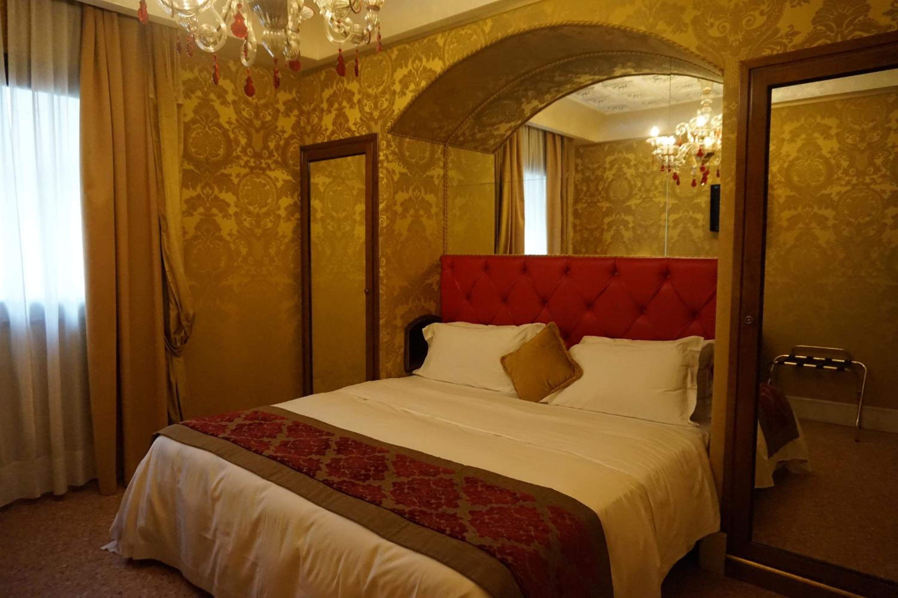 Double or Twin Room photo 3