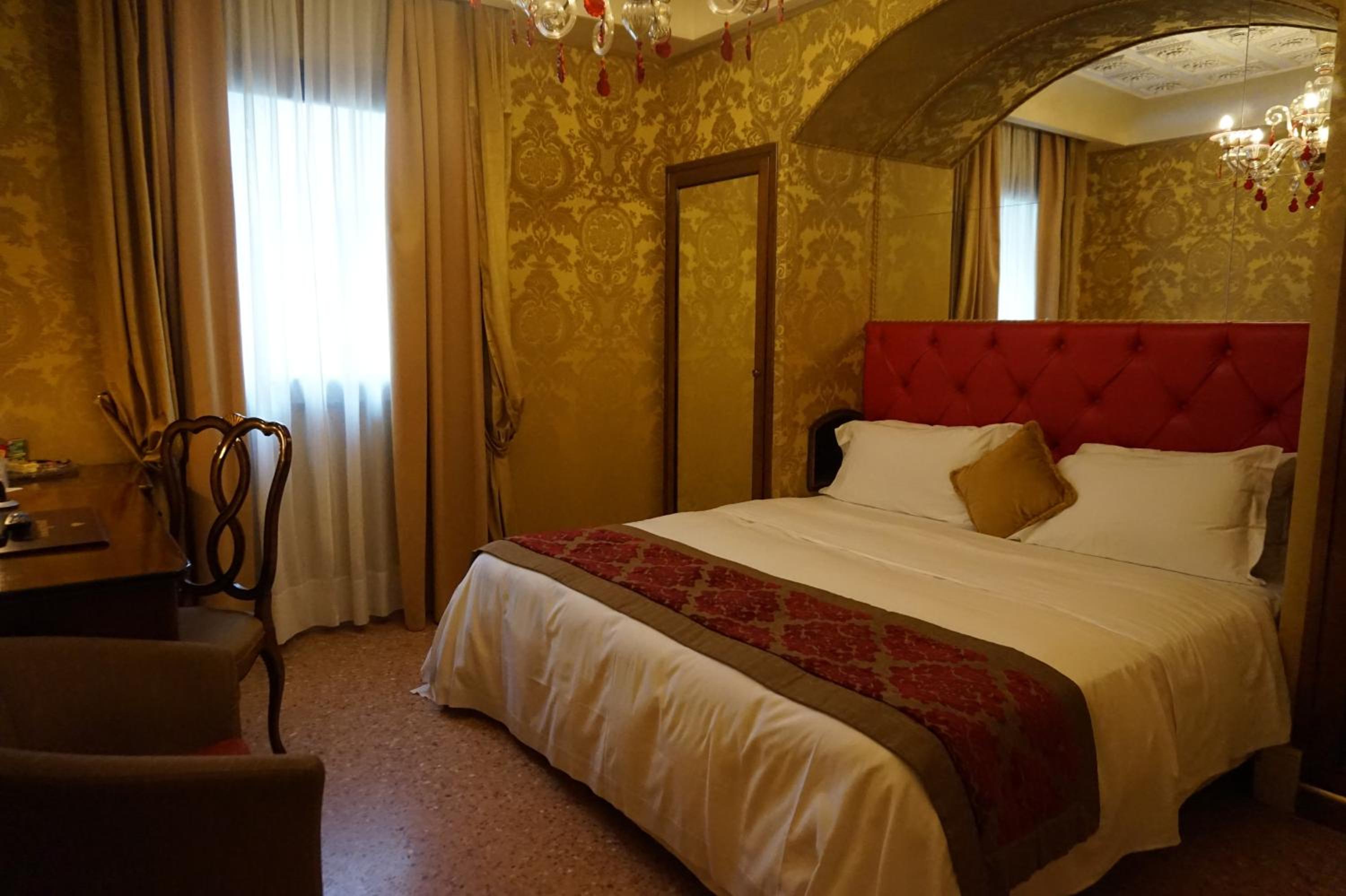 Double or Twin Room photo 2