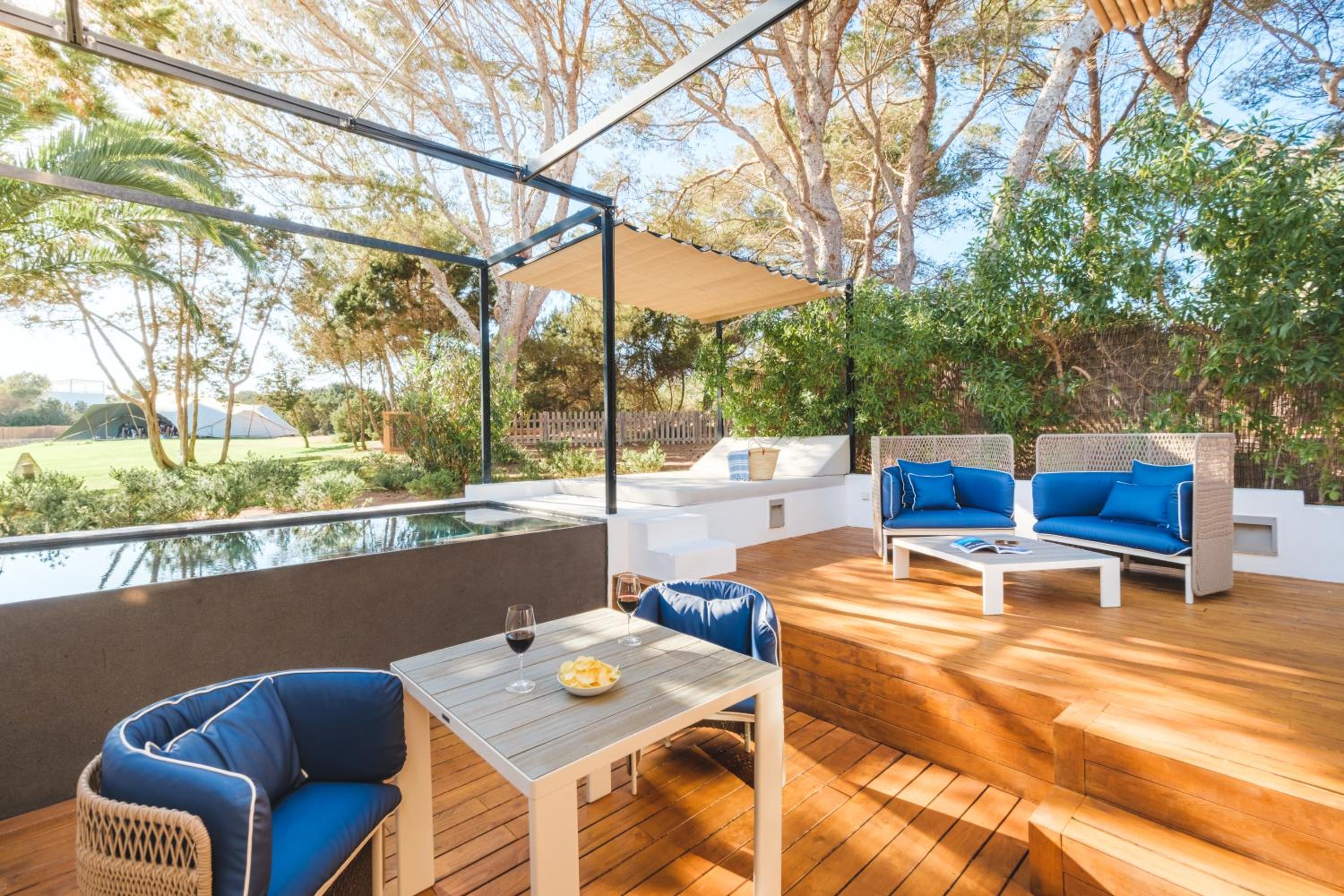 Deluxe Double Room with Private Pool and Terrace photo 2