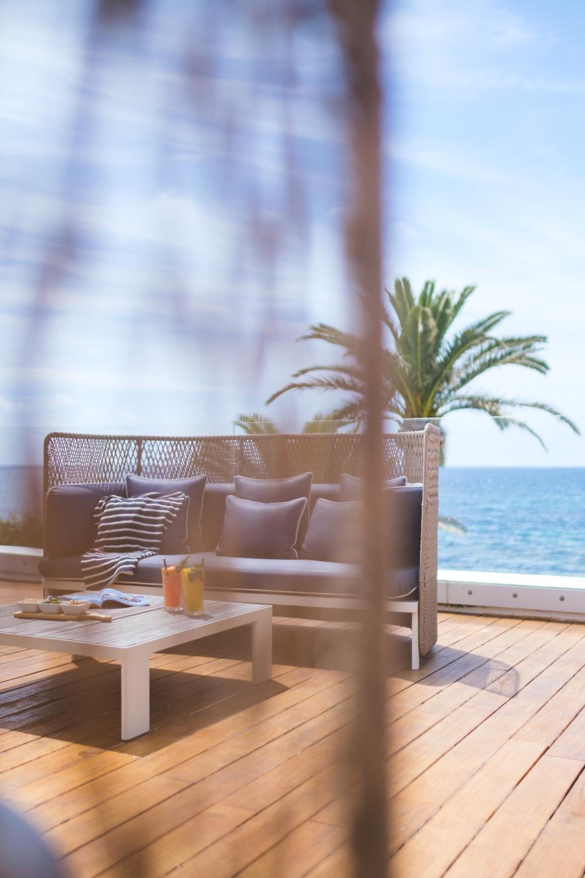 Loft with Sea View & Terrace photo 2