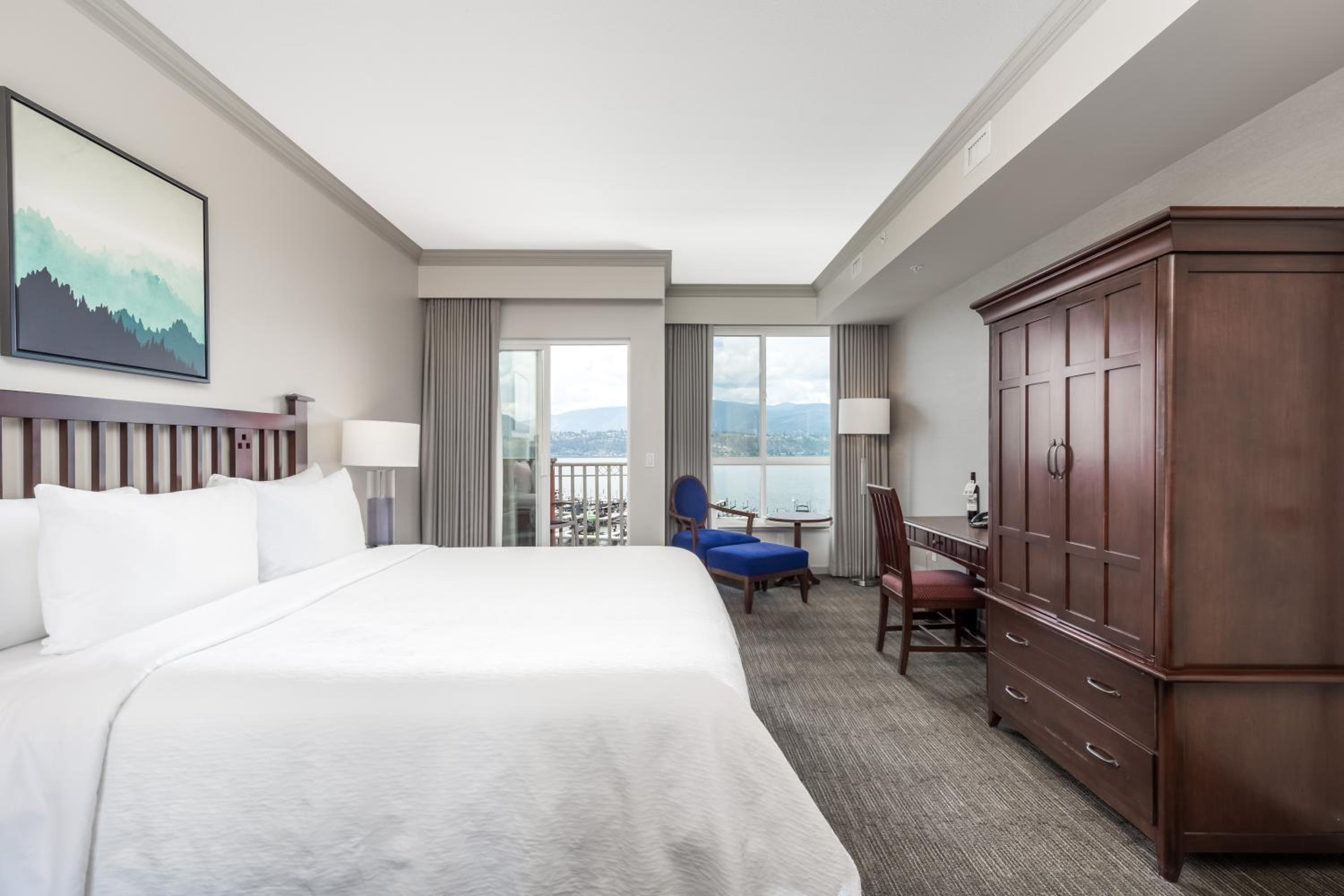Deluxe King Room, Lakeview - Photo 2
