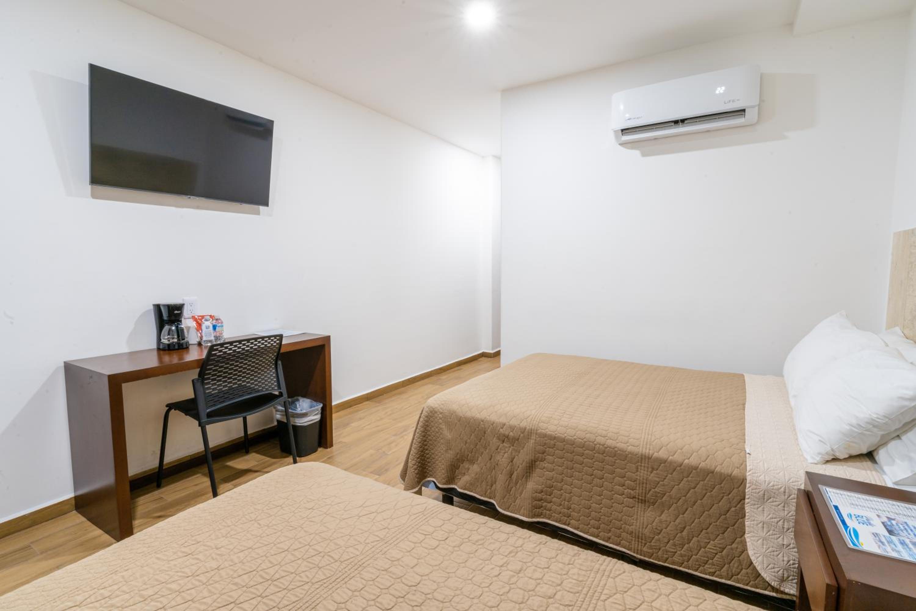 Standard Double Room - Photo 1