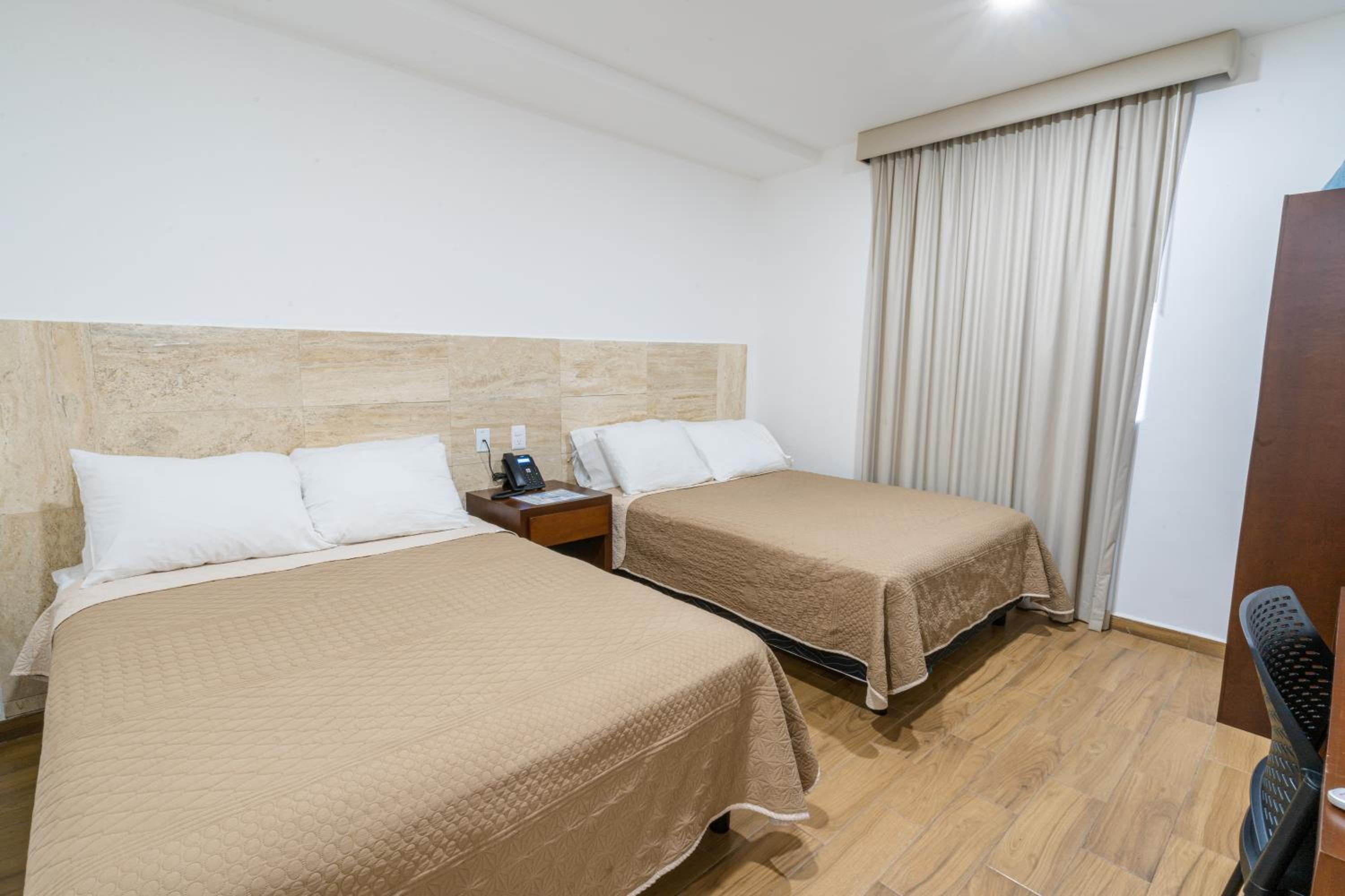 Standard Double Room - Photo 2