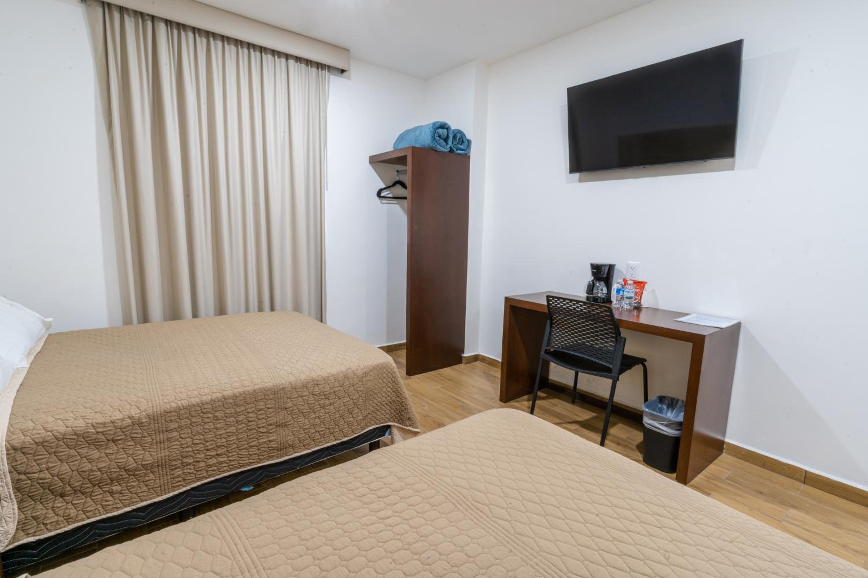 Standard Double Room - Photo 3