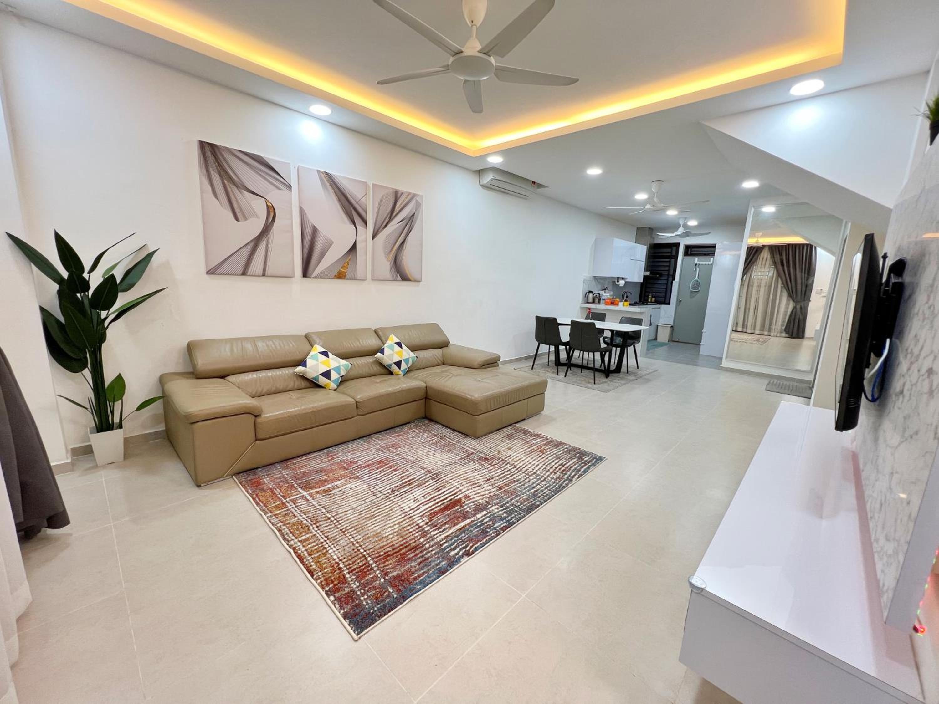 Four-Bedroom House photo 1