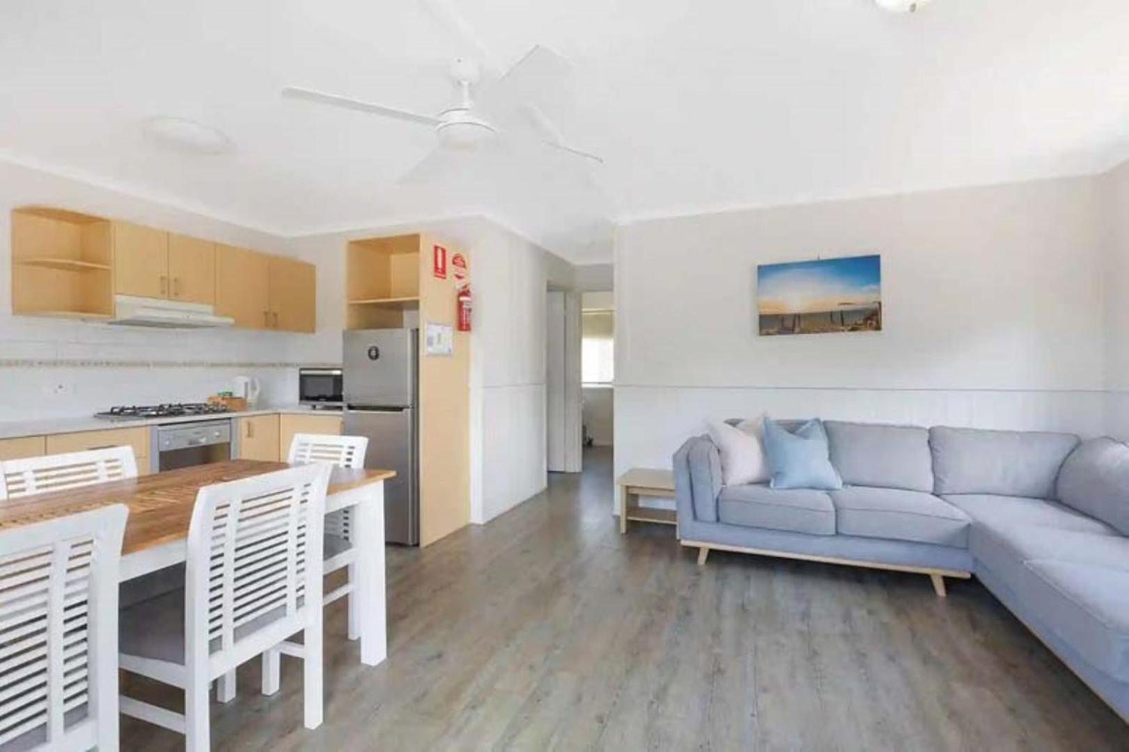 Deluxe Cabin - Sleeps 5 - Dog Friendly photo 1