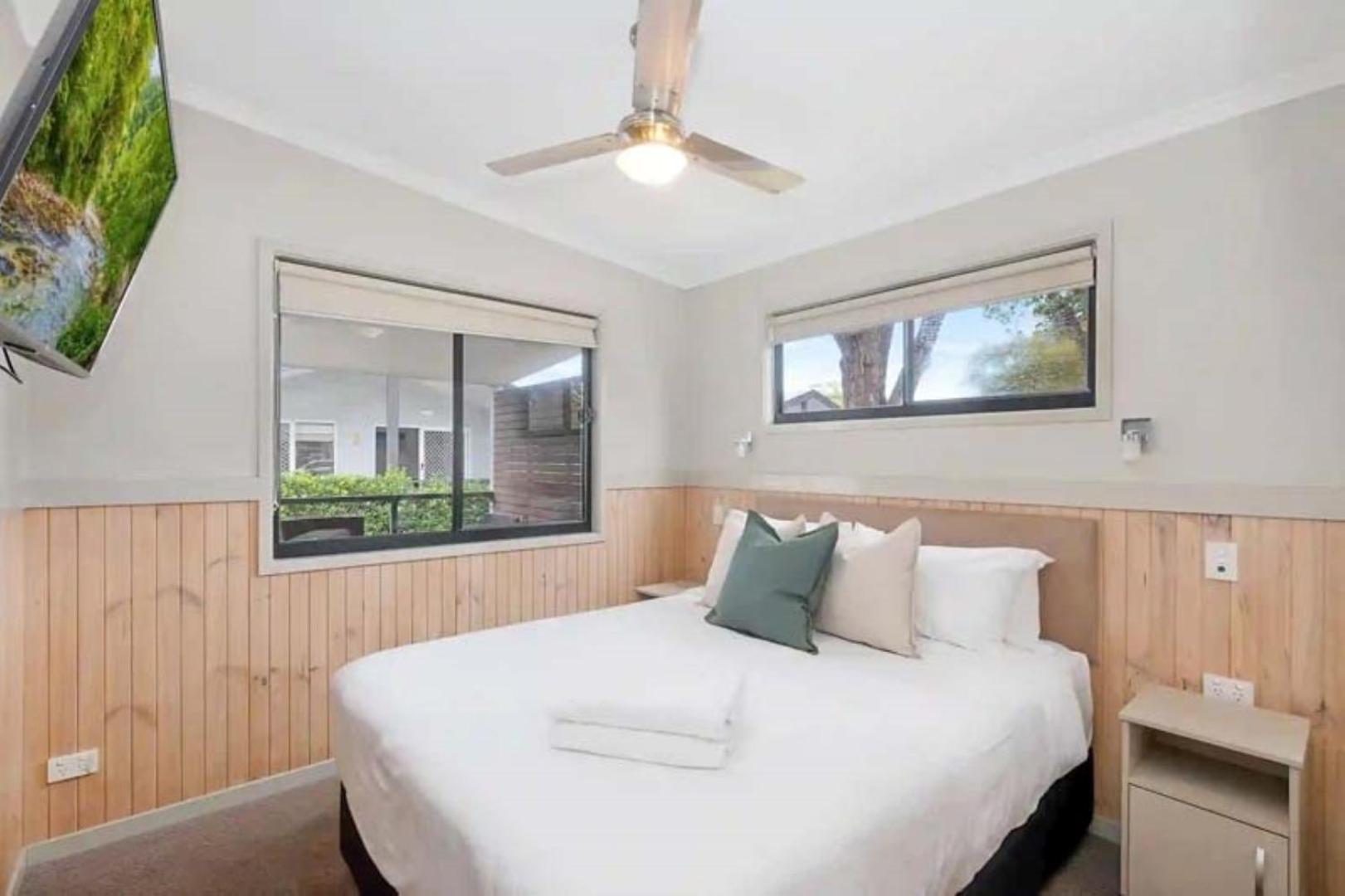 Superior Cabin - Sleeps 5 - Dog Friendly photo 1