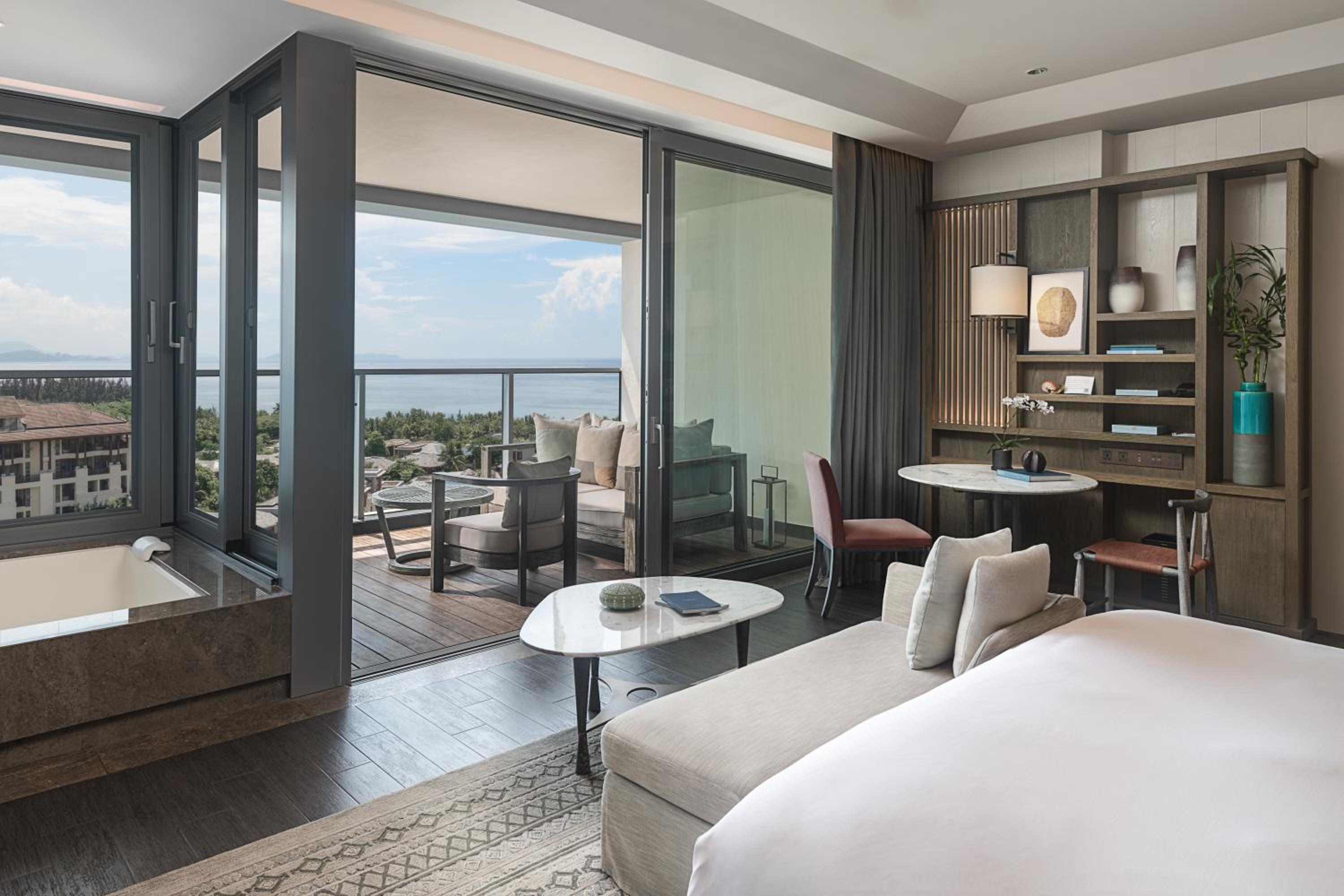 Seascape King Room with One King Bed (Non Smoking)