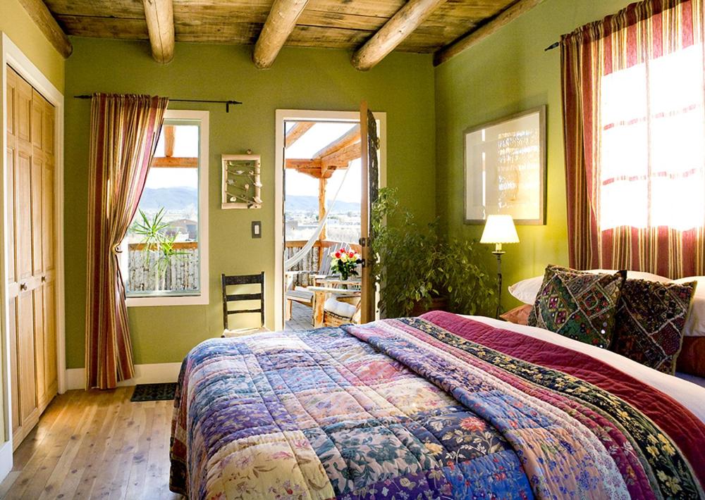 Leghorn Casita photo 3