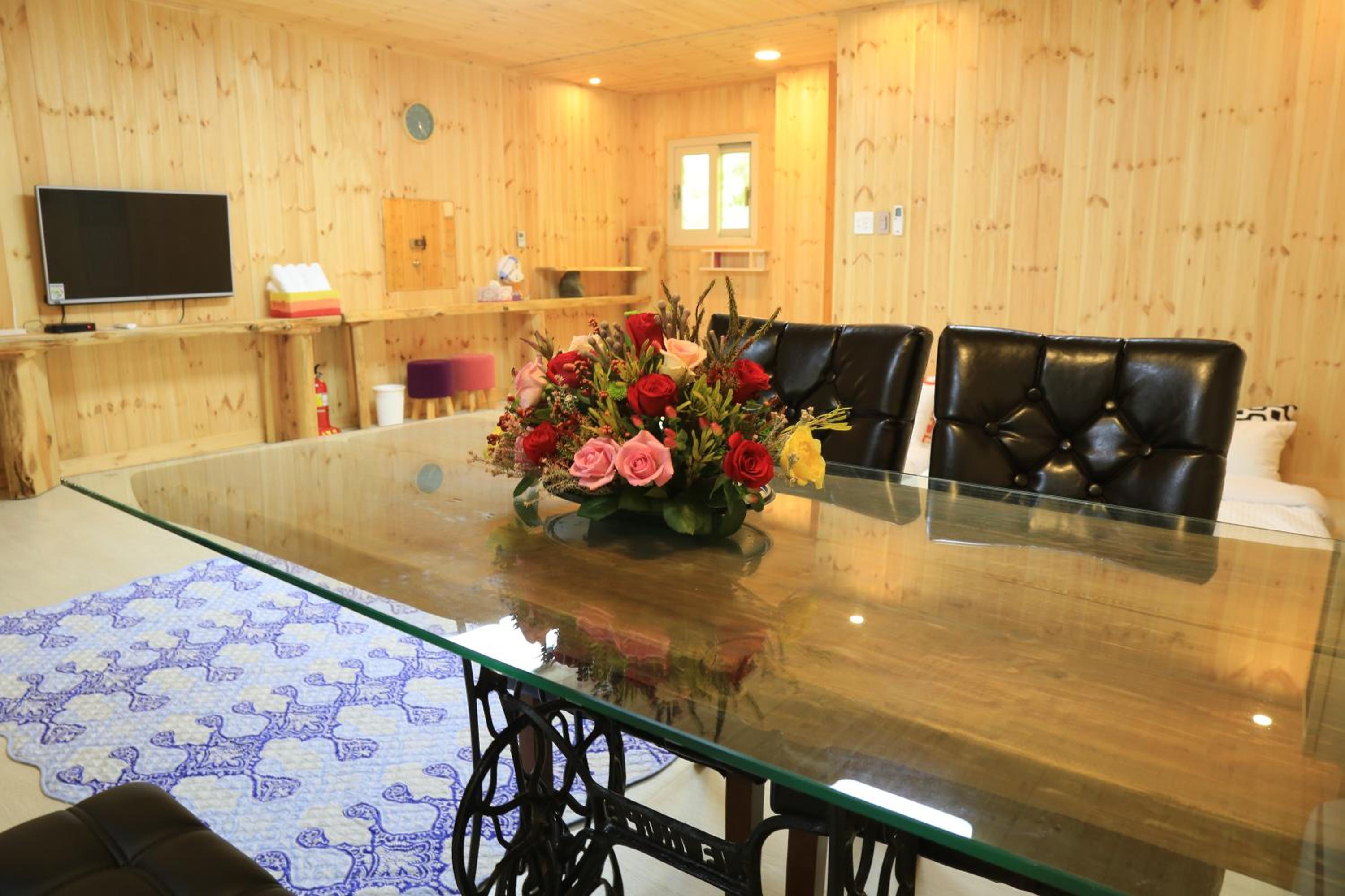 Korean-Style Studio photo 1