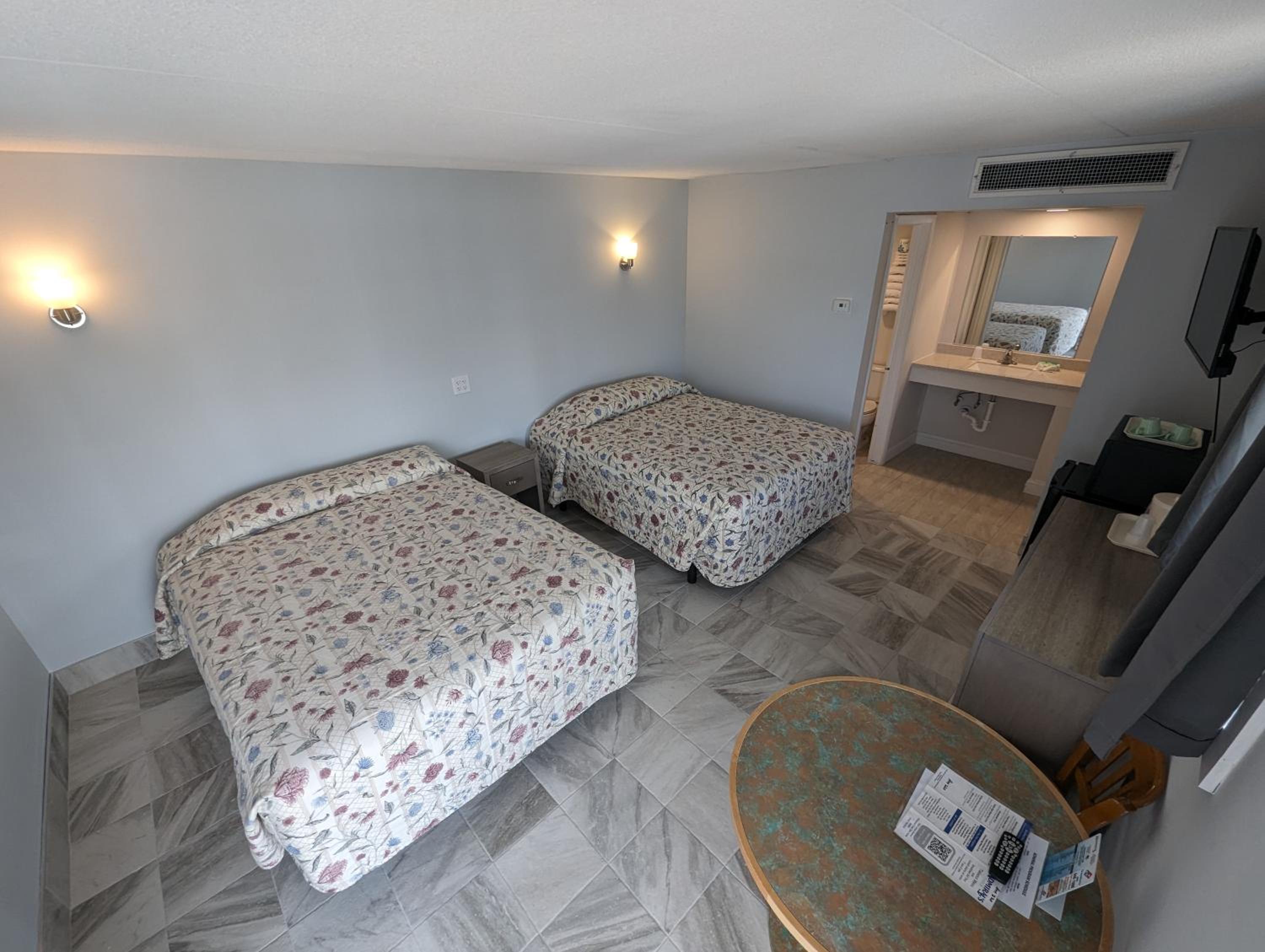 Standard Queen Room photo 1