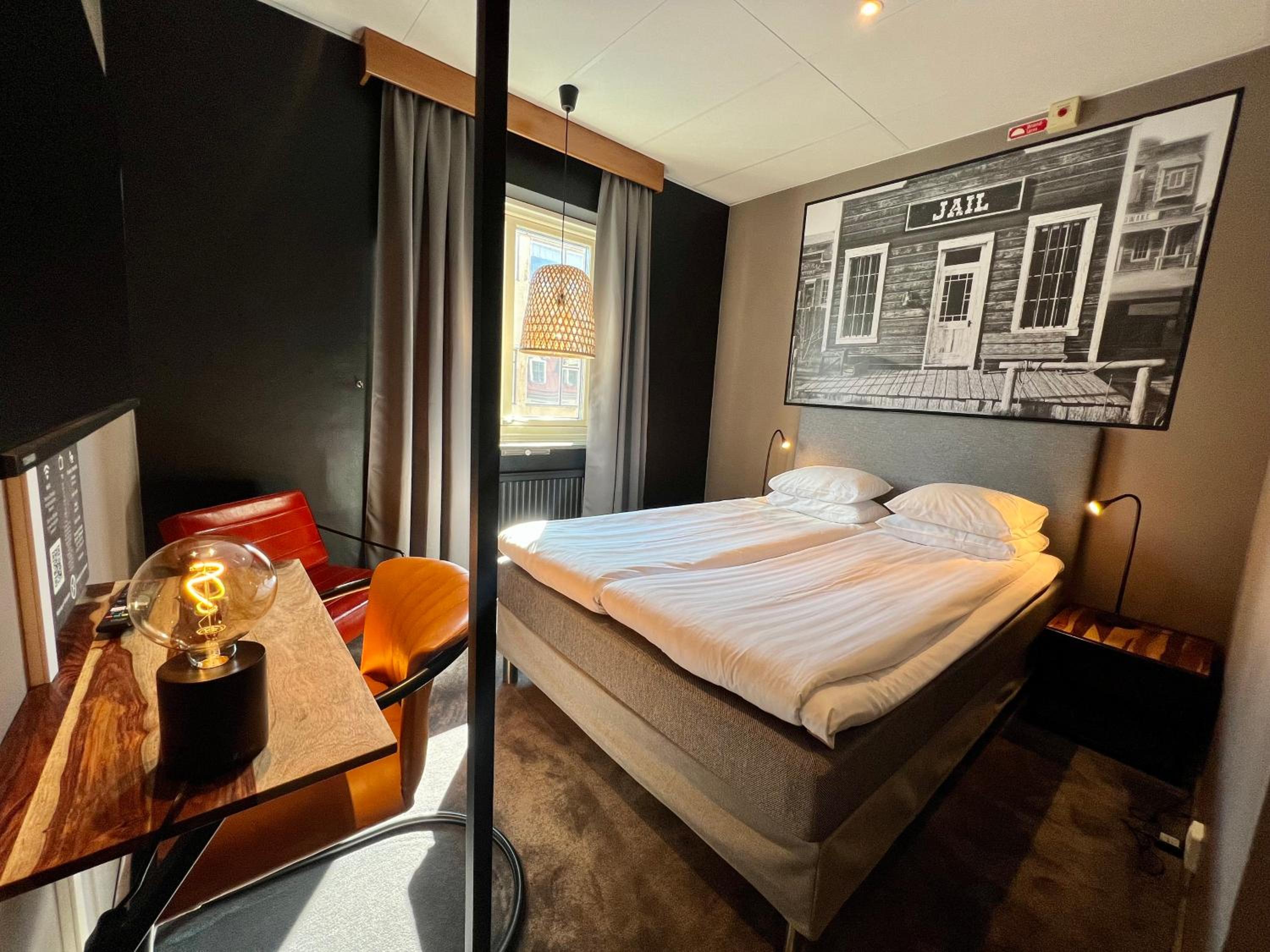 Double Room Small photo 1