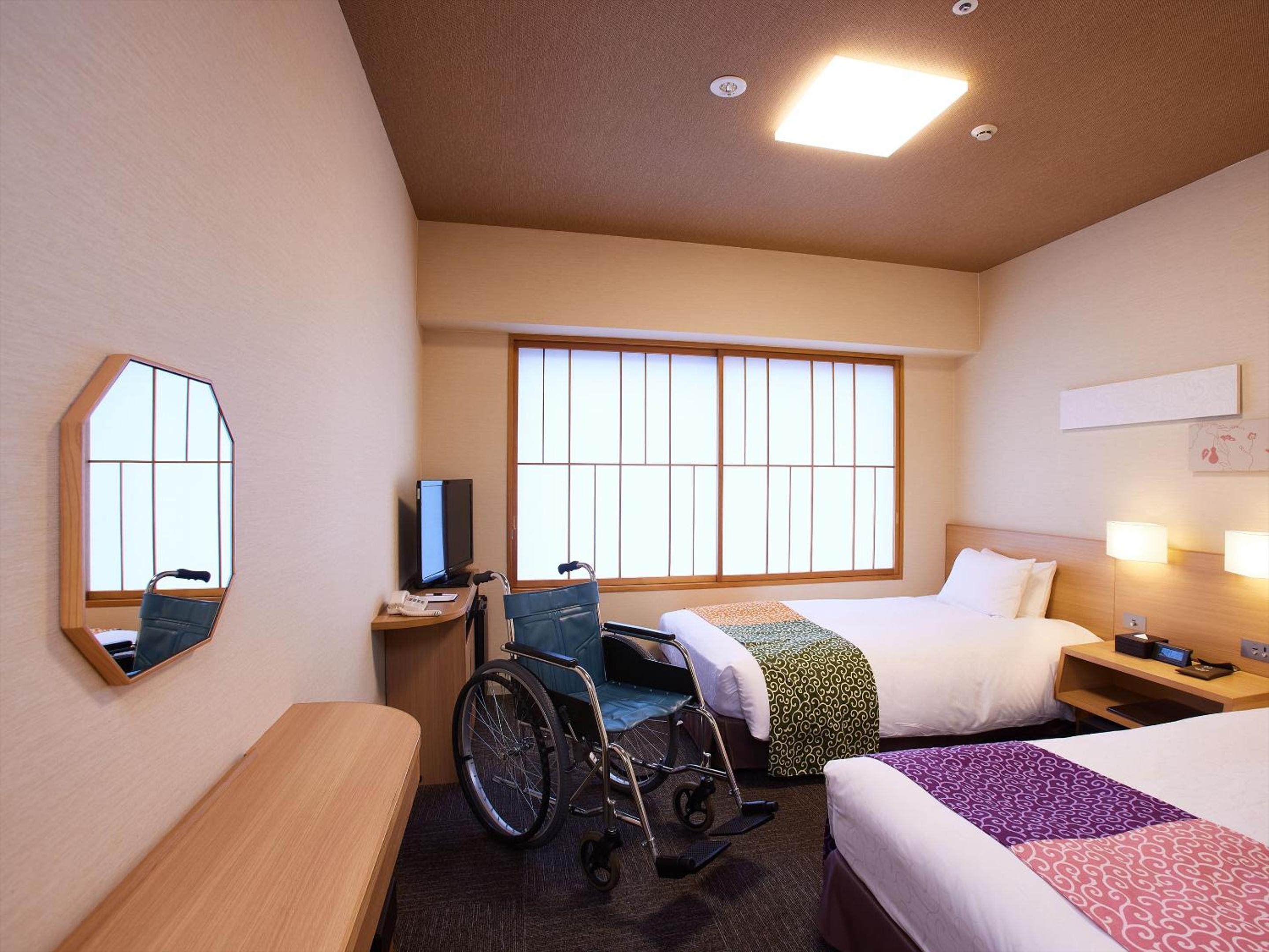 Universal Twin Room - Photo 14