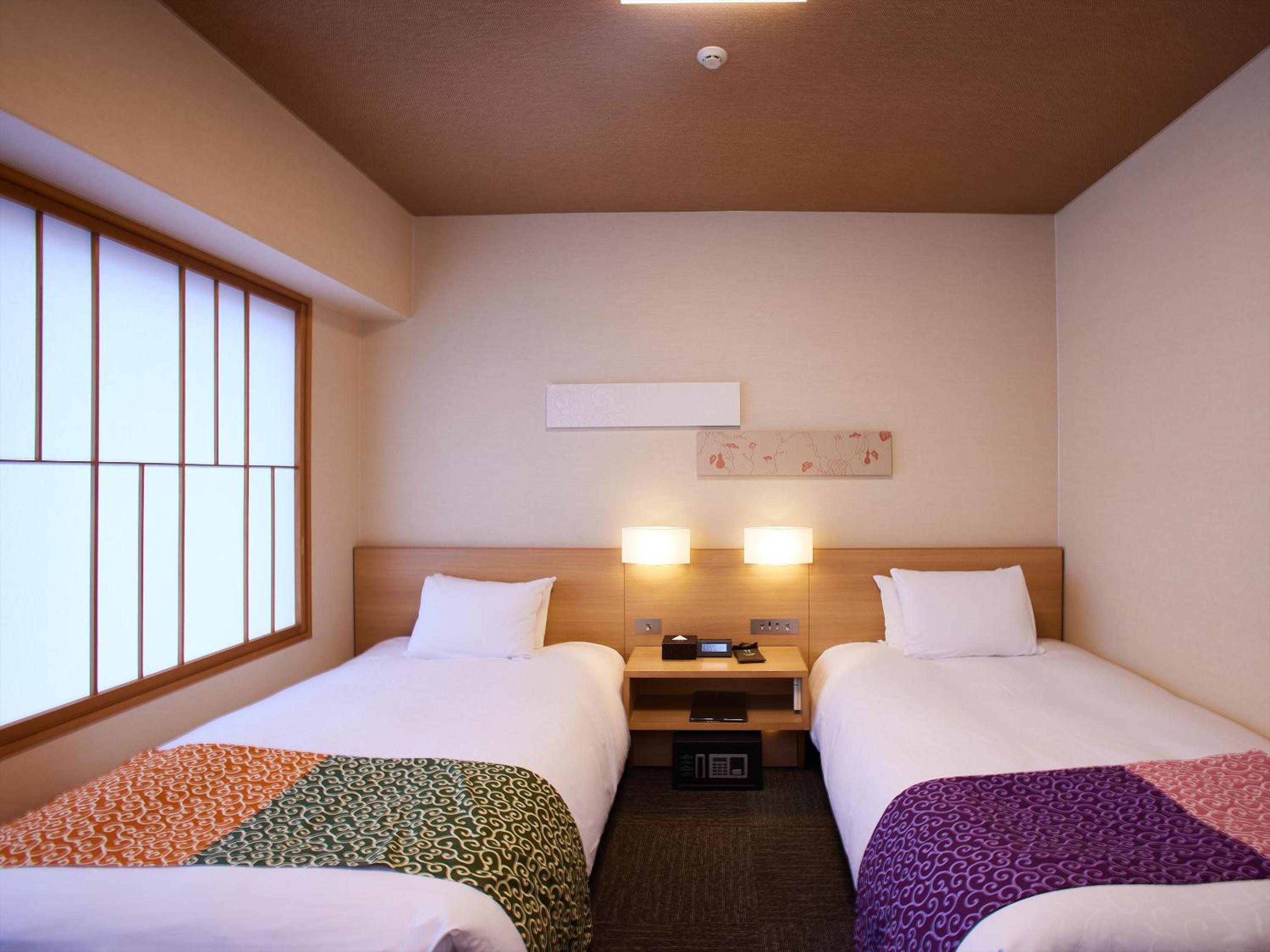 Universal Twin Room - Photo 15