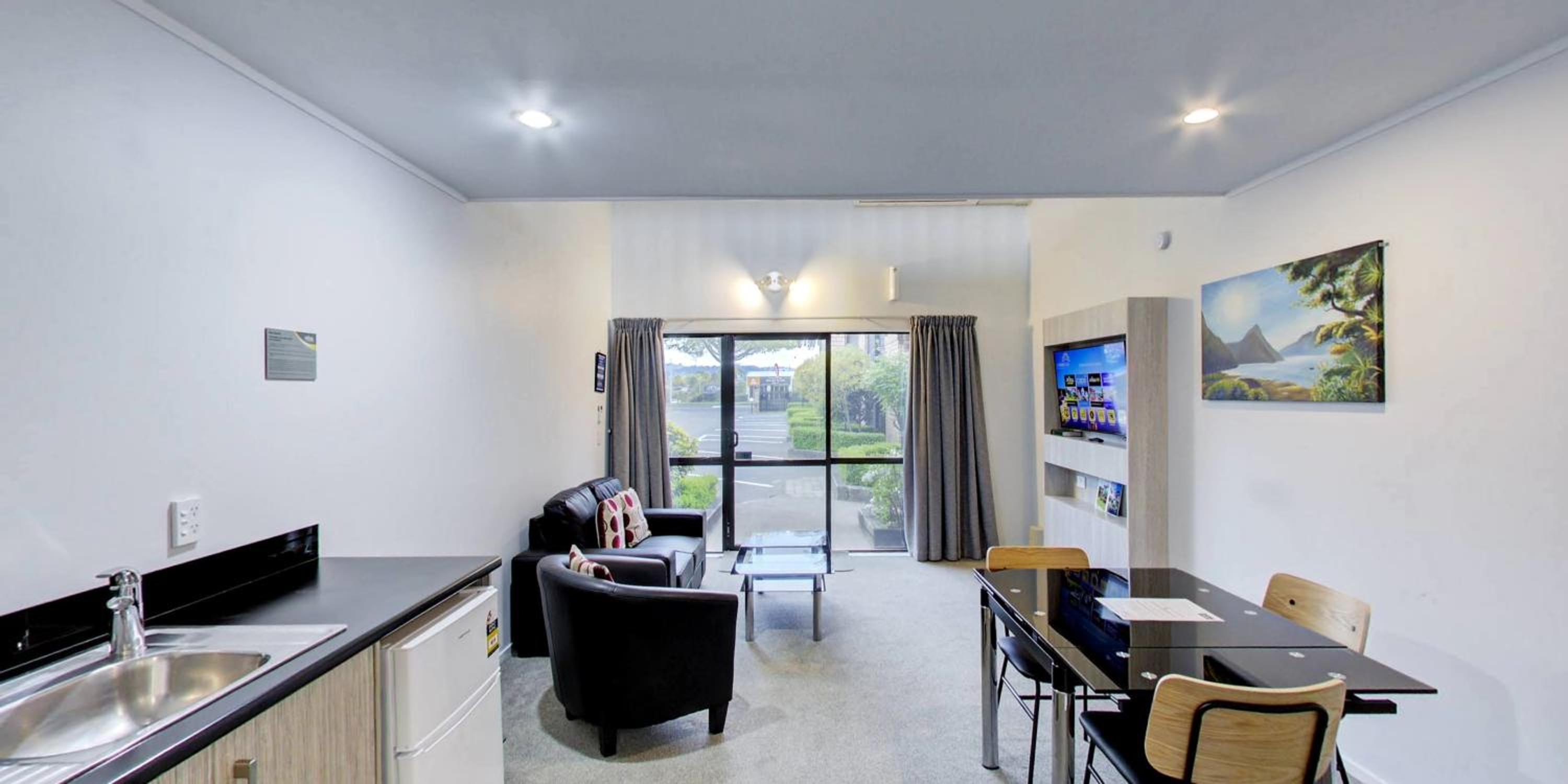 One-Bedroom Apartment with Hot Tub - Loft - Photo 10