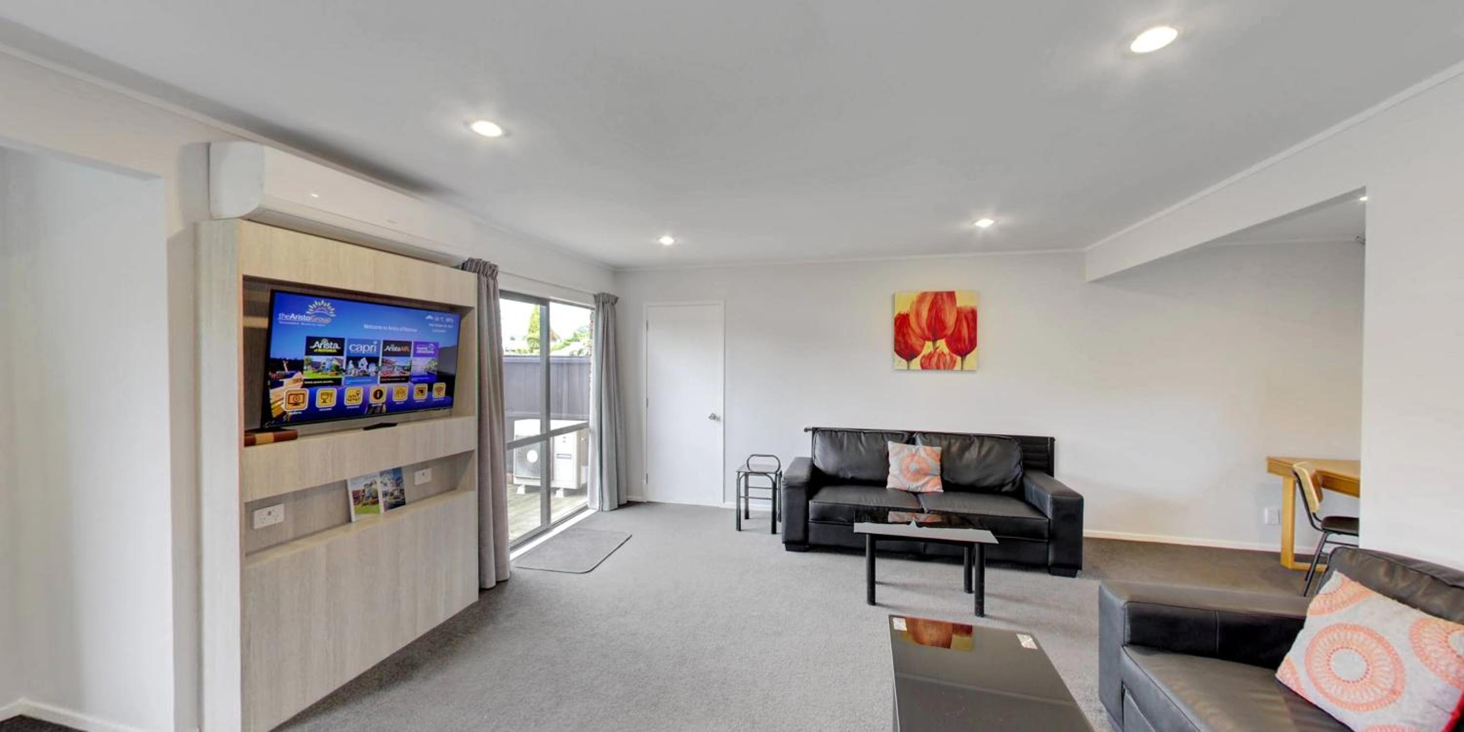 Three-Bedroom Apartment - Photo 11
