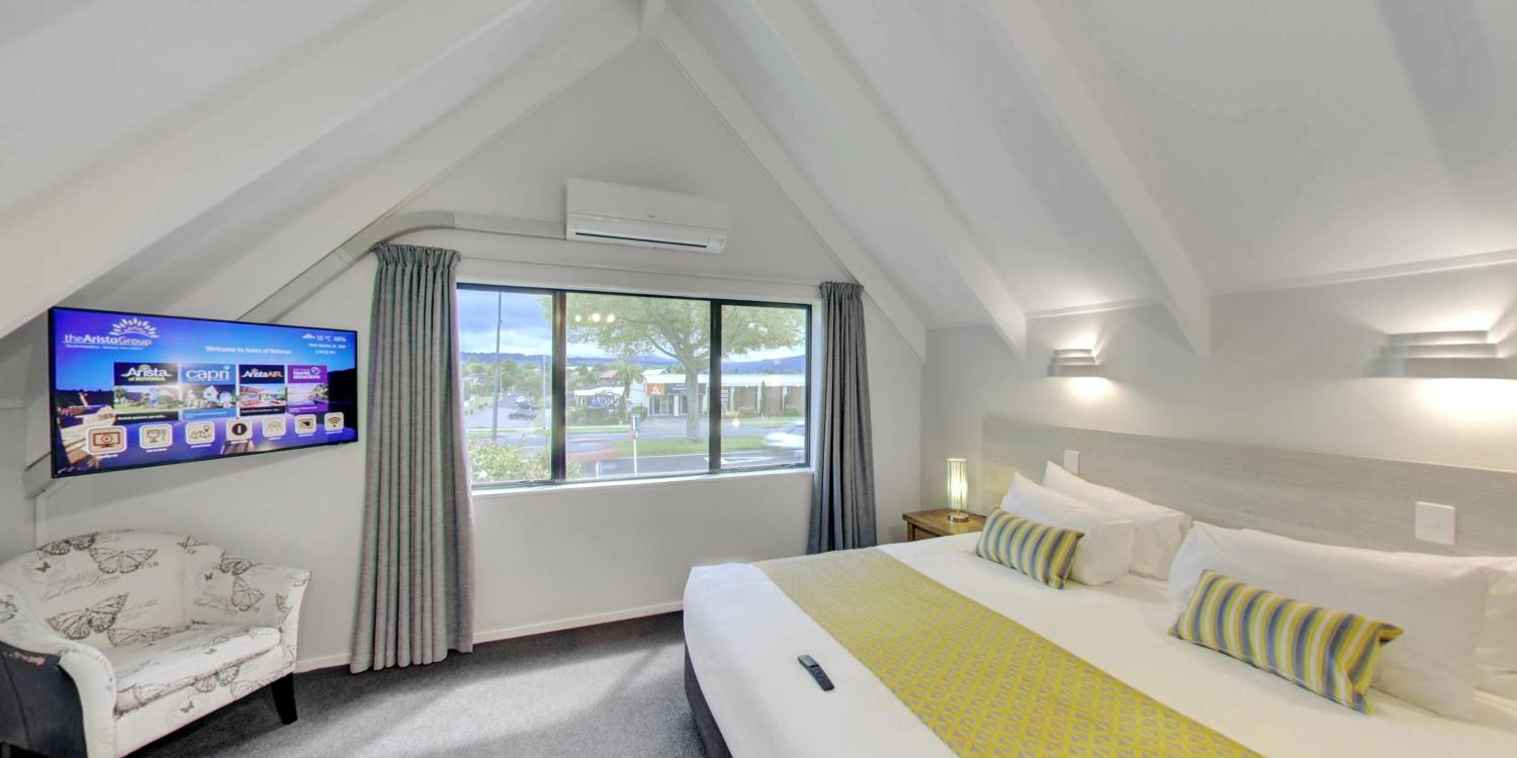 Three-Bedroom Apartment - Photo 9