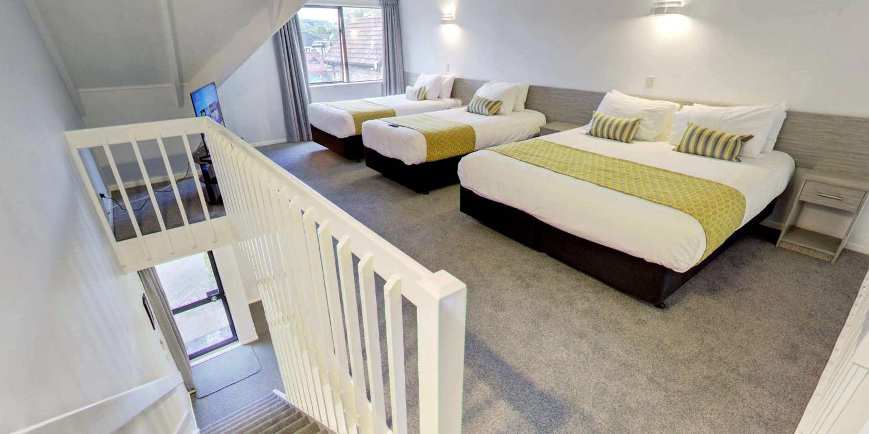 Family Apartment with Hot Tub - Loft - Photo 4