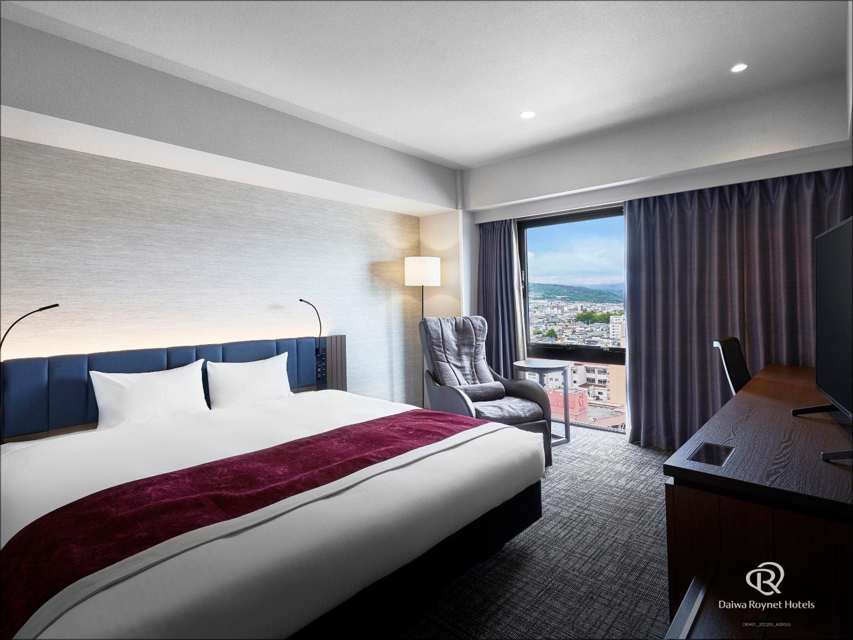 Deluxe King Room - Non-Smoking