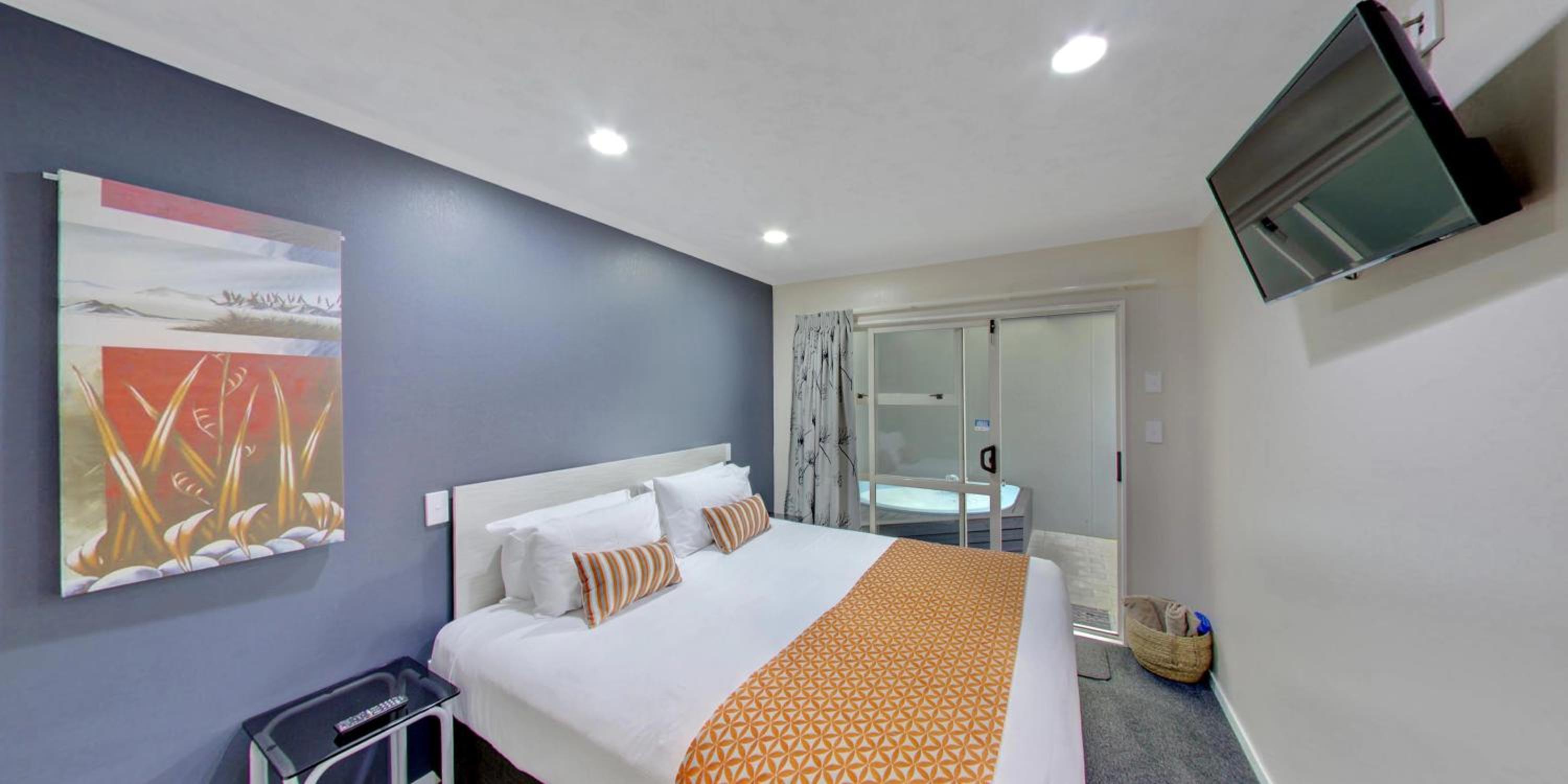 One-Bedroom Suite - Photo 1