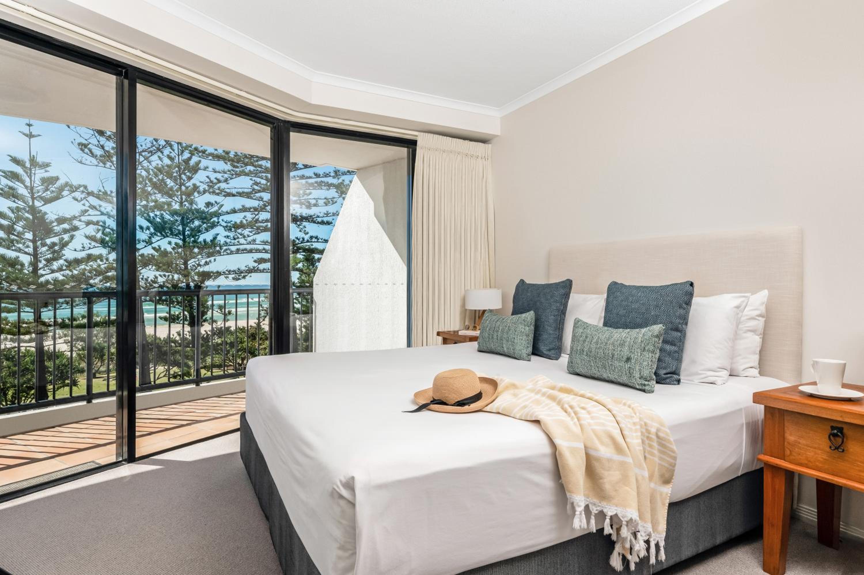One-Bedroom Apartment With Ocean View - Photo 1