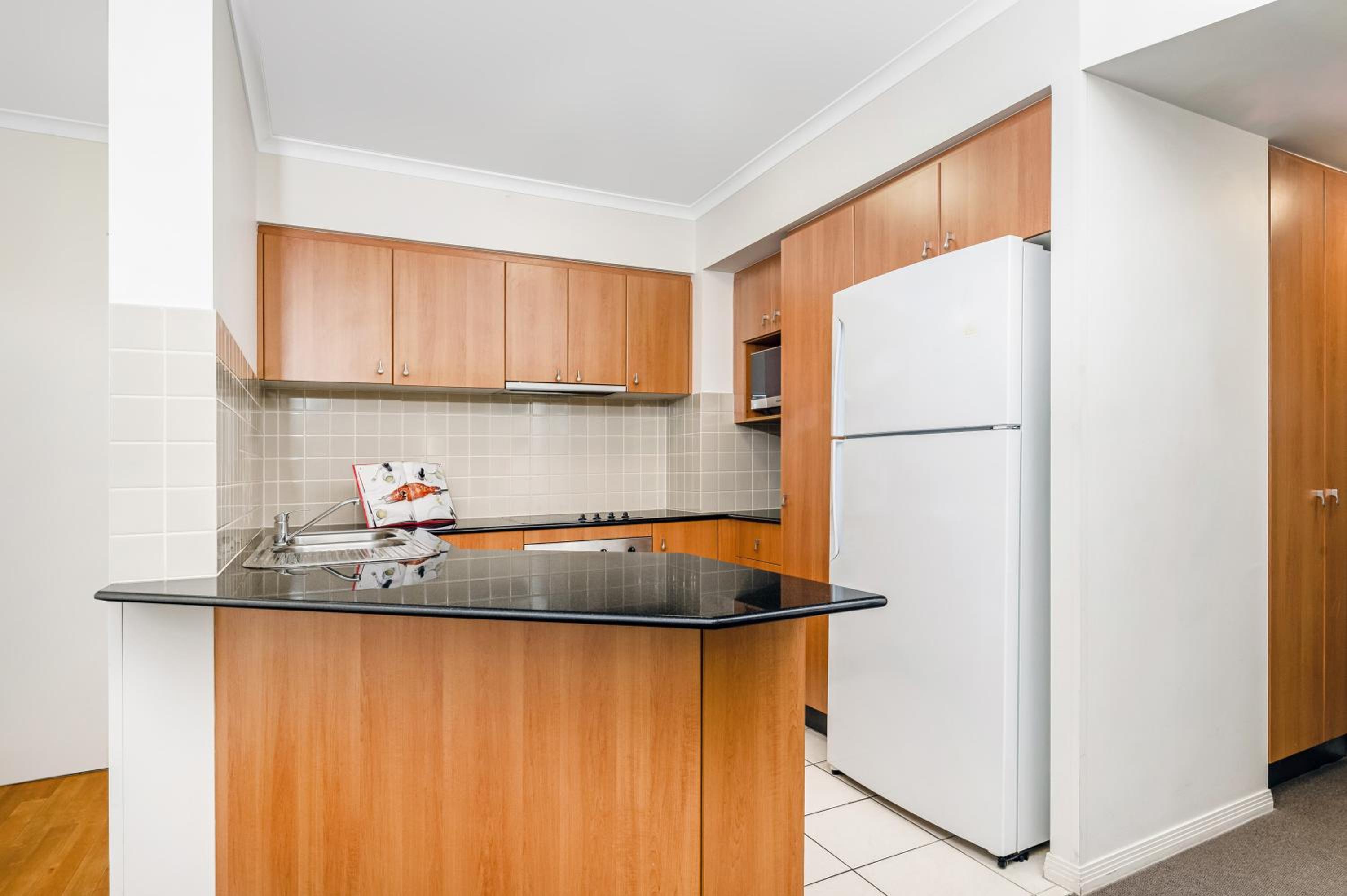 Two-Bedroom Apartment With Ocean View - Photo 2