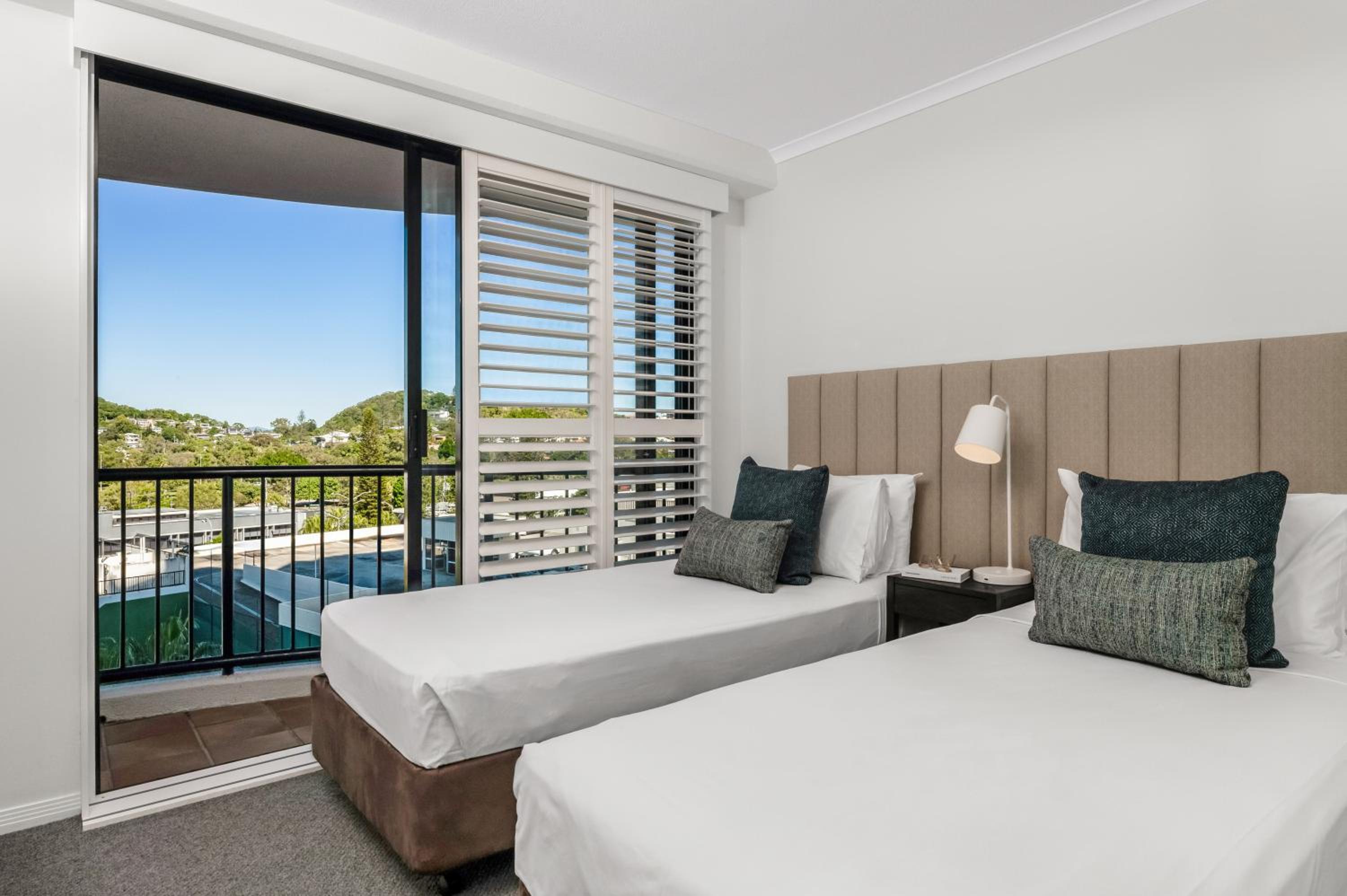 Three-Bedroom Apartment With Ocean View - Photo 6