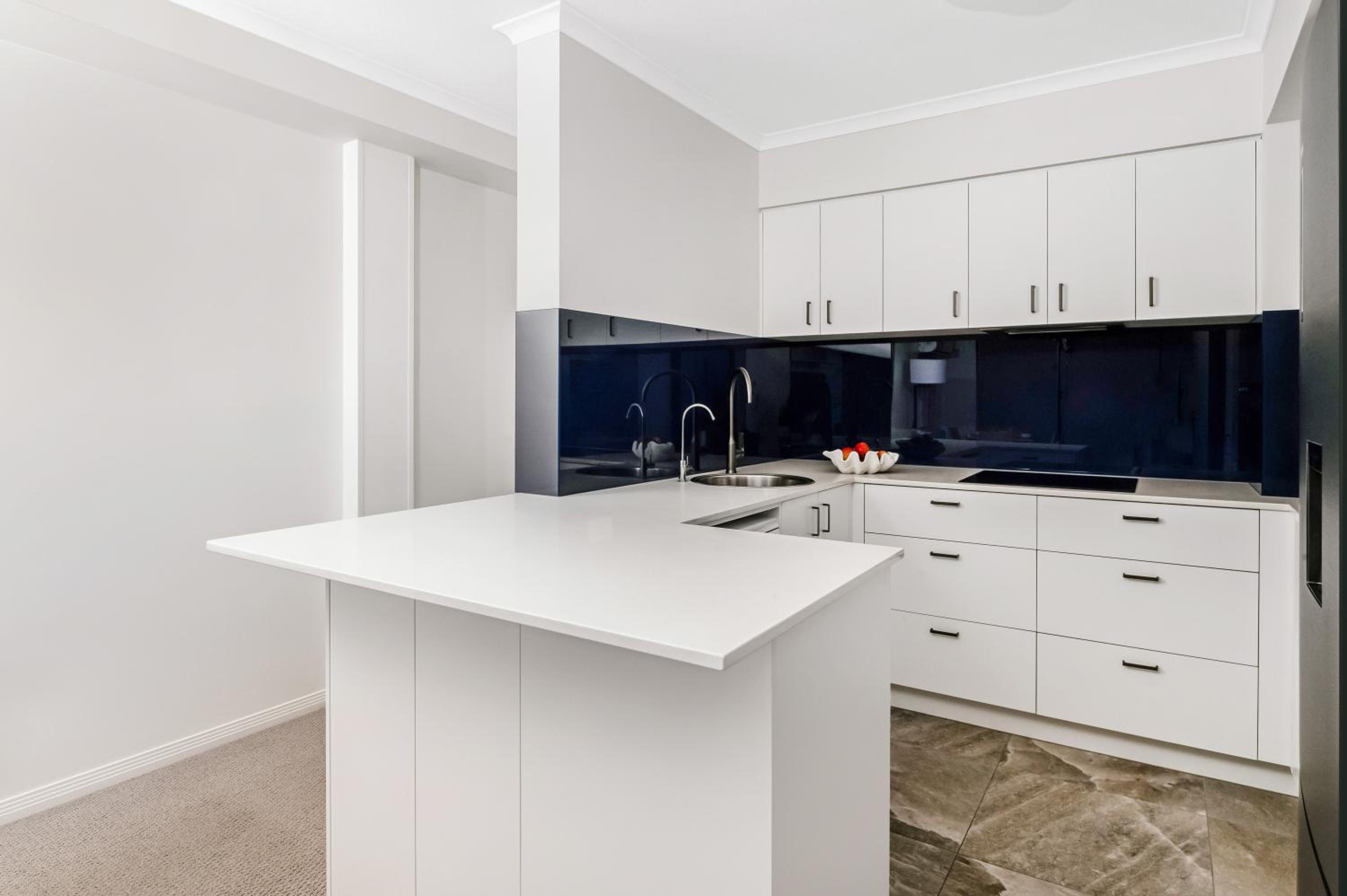 Two-Bedroom Deluxe with Ocean View - Photo 5