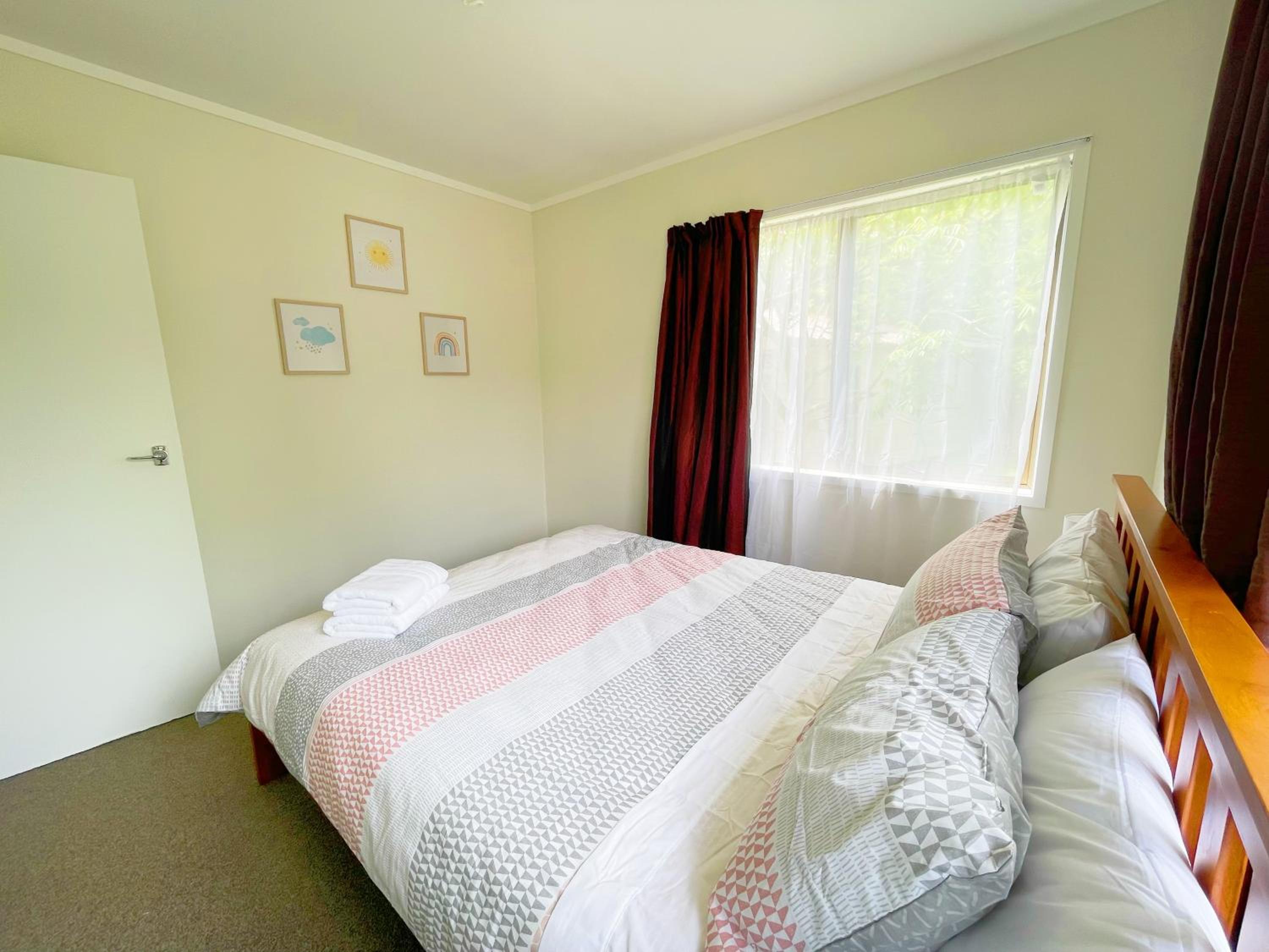 Three-Bedroom House photo 2