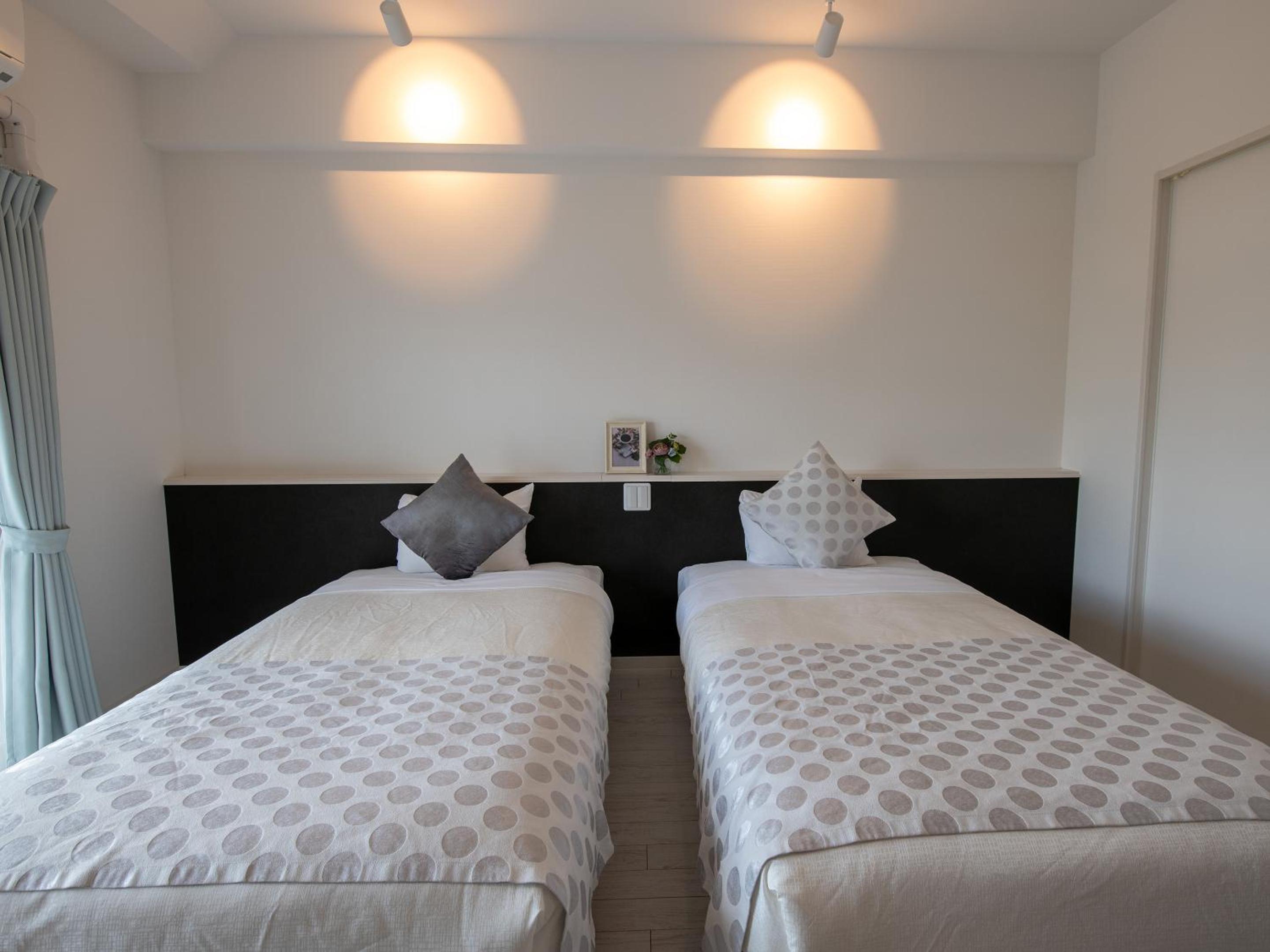 Twin Room - Photo 2