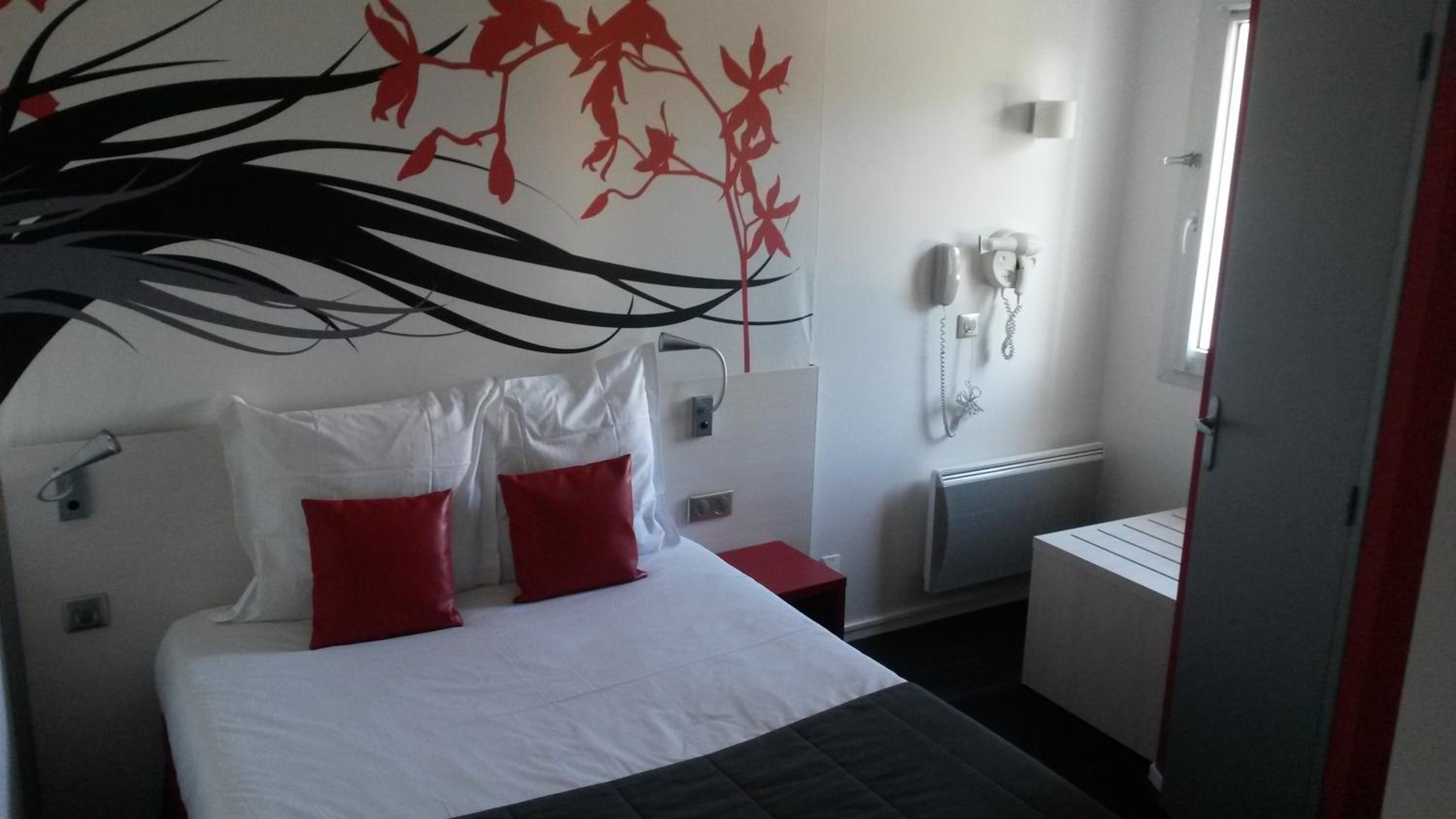 Double Room with One Junior Bed (Up To 10 Years)  photo 2