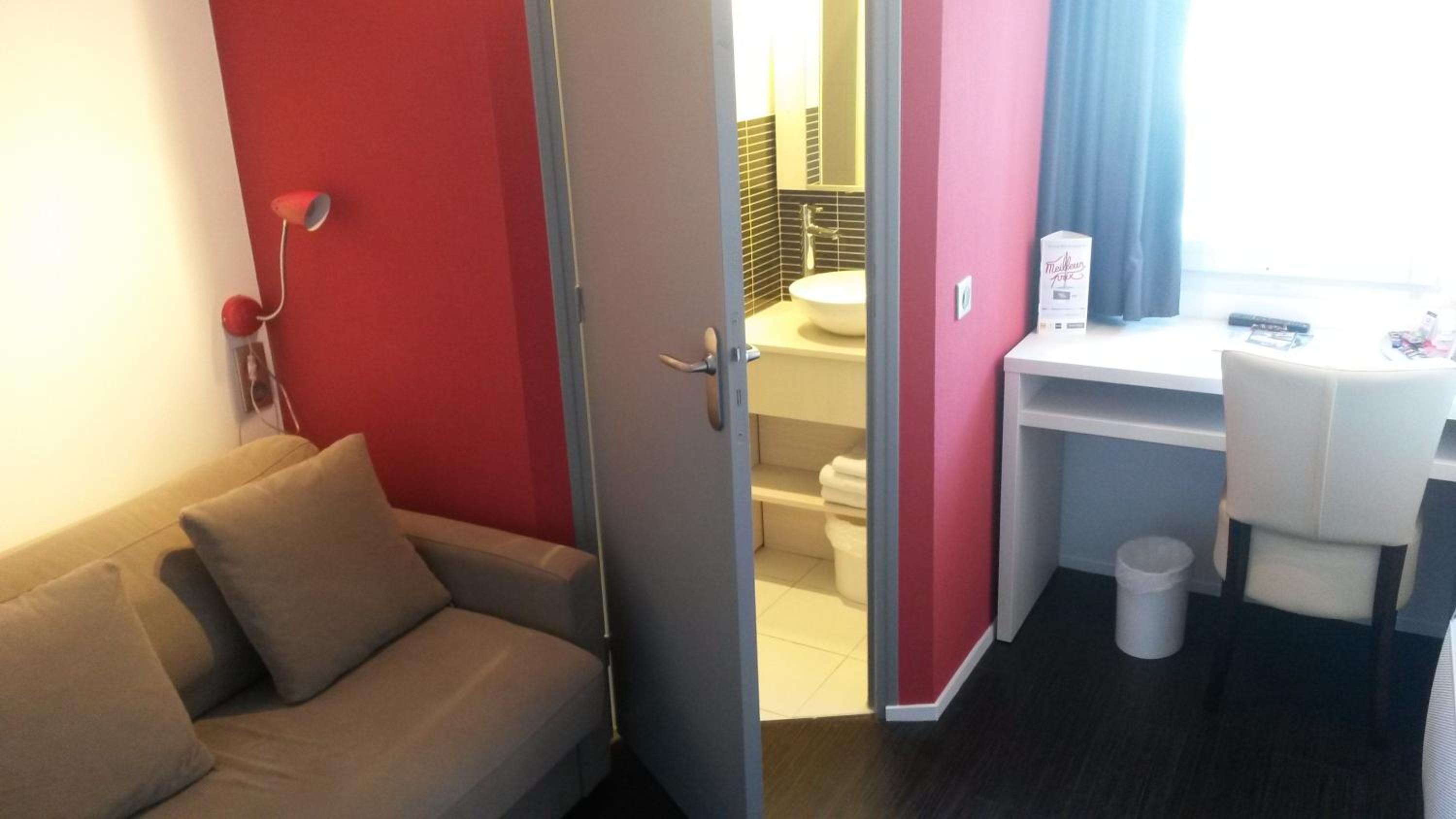Double Room with One Junior Bed (Up To 10 Years)  photo 3
